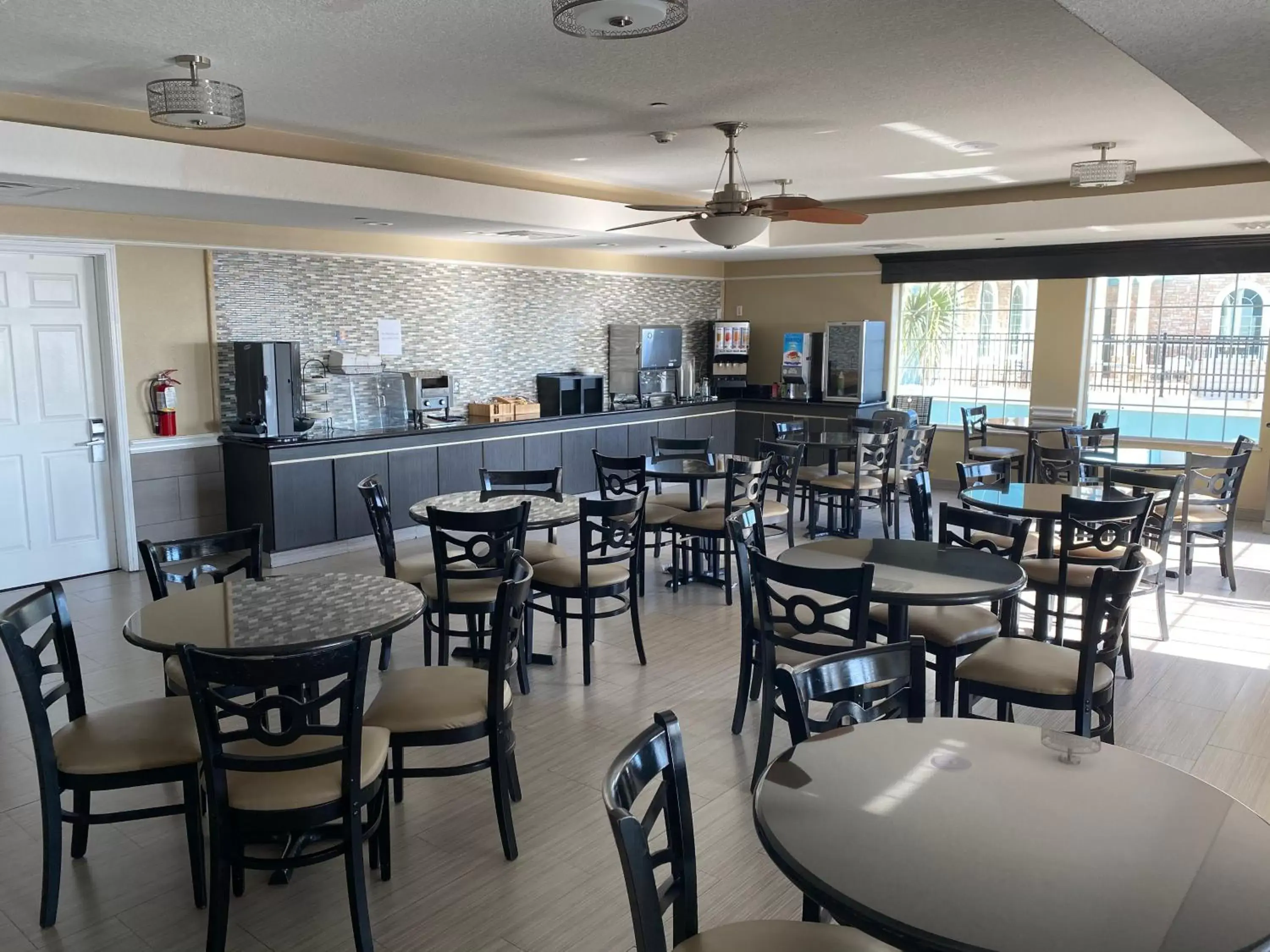 Breakfast, Restaurant/Places to Eat in Galveston Beach Hotel
