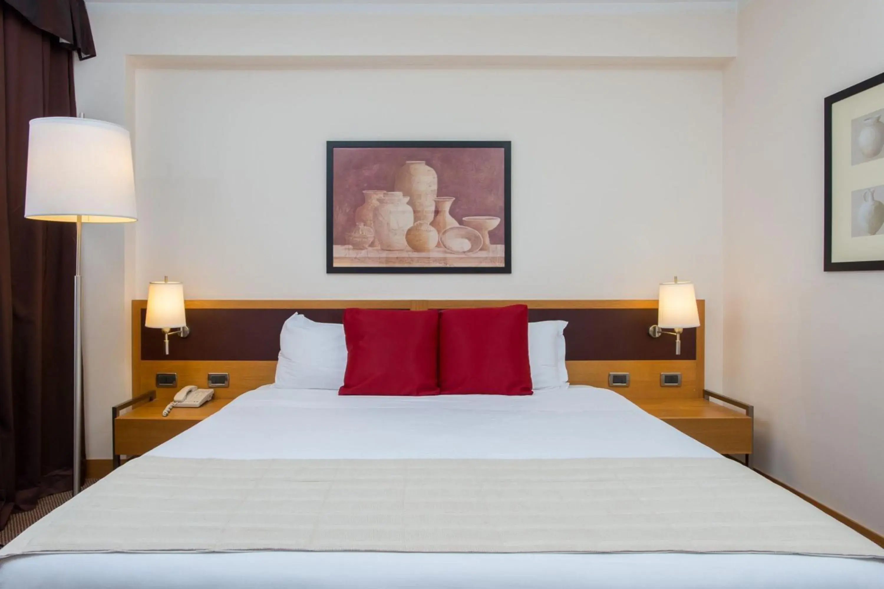 Standard Queen Room in Plaza Caserta Standard Queen Room in Plaza Caserta