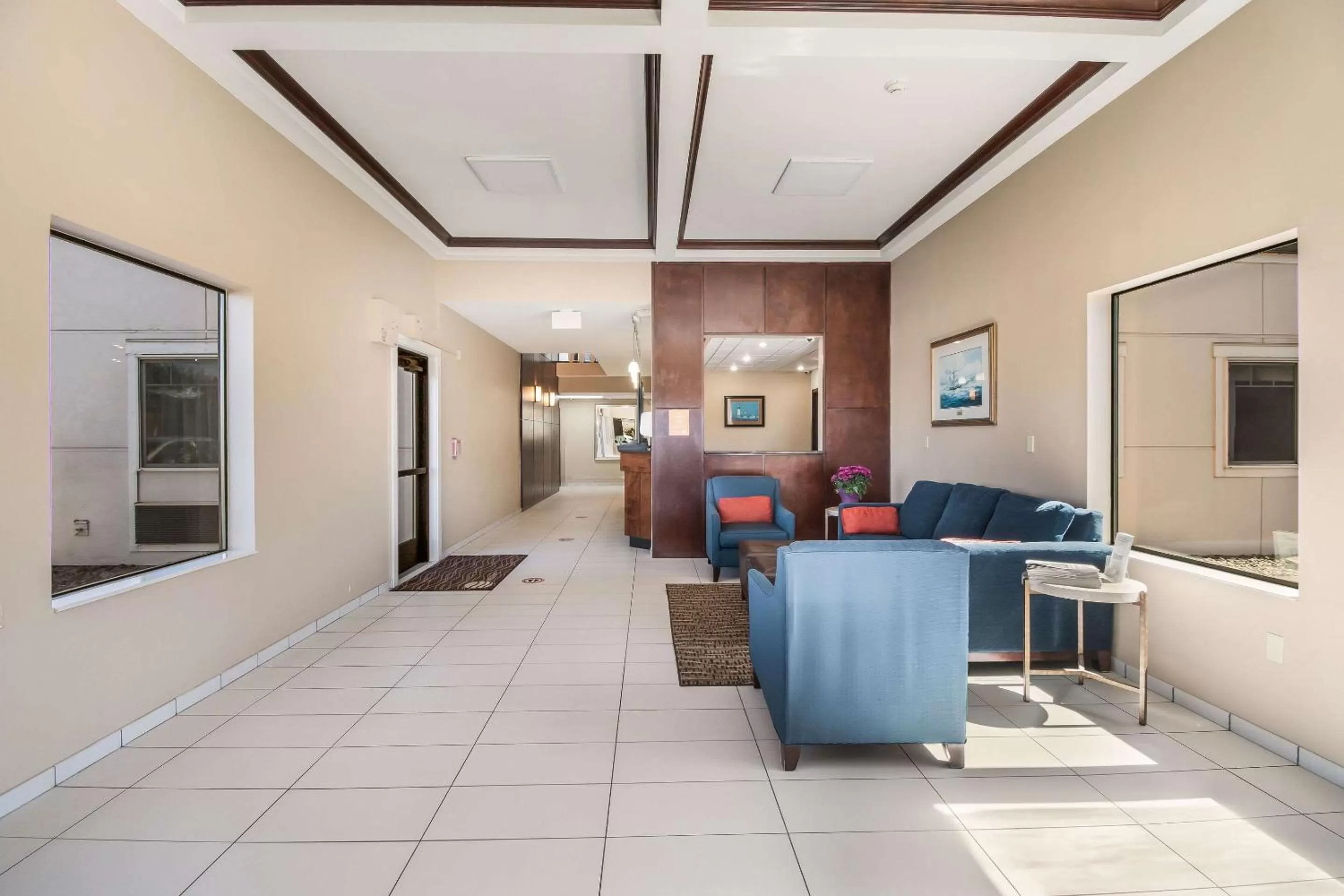 Lobby or reception in Comfort Inn Newport