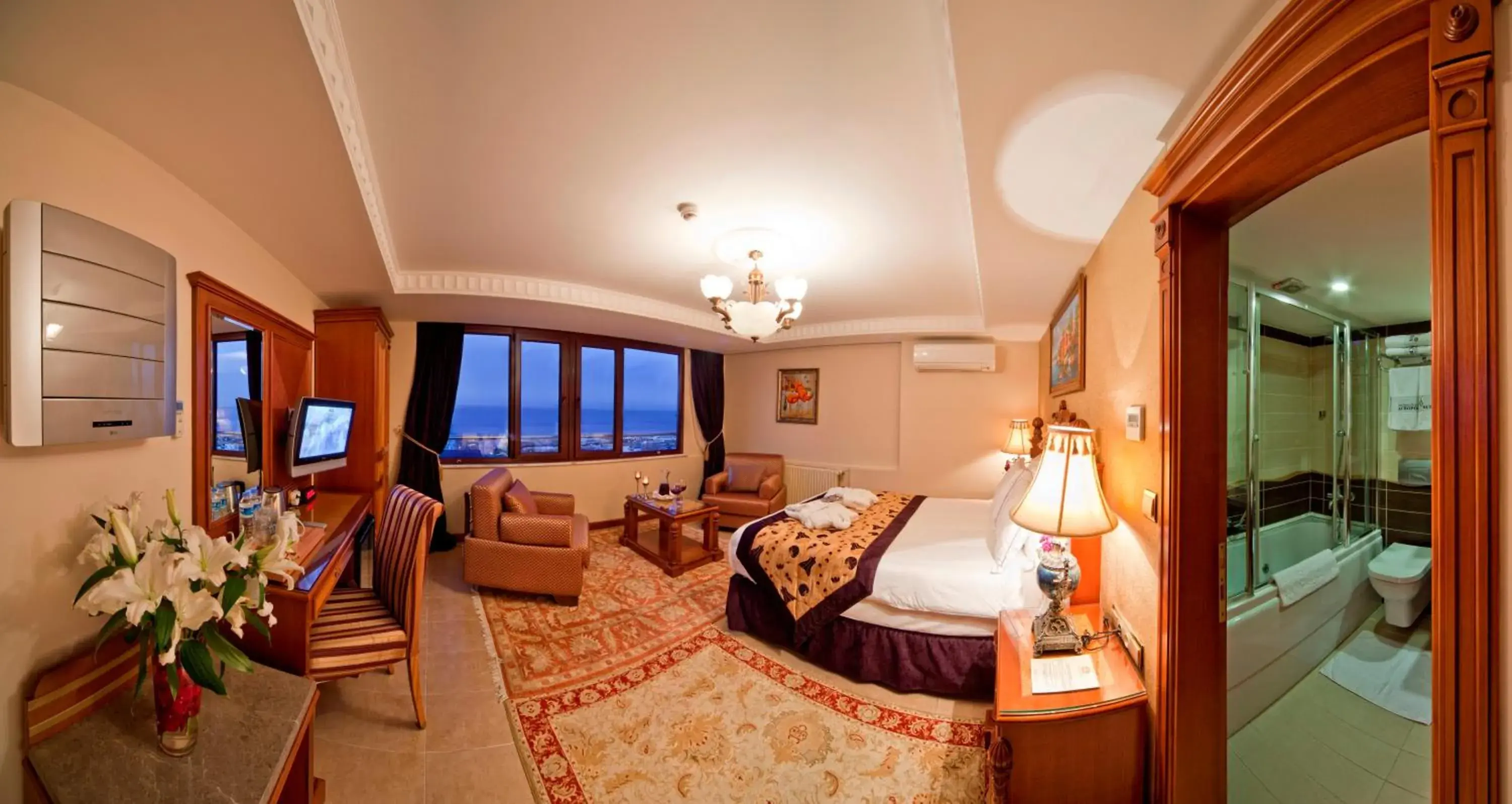 Photo of the whole room in GLK PREMIER Acropol Suites & Spa