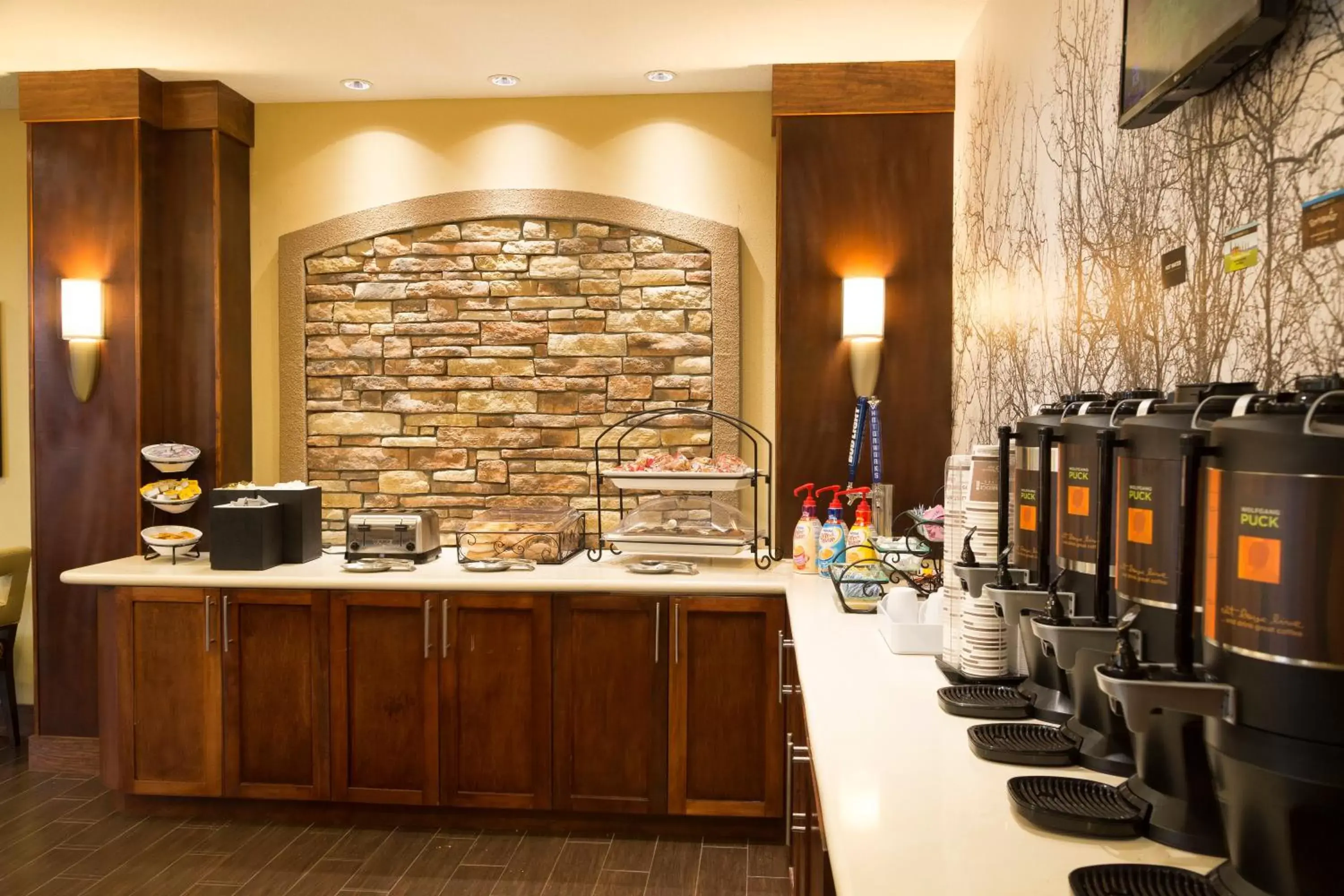Bedroom, Restaurant/Places to Eat in Staybridge Suites Orlando at SeaWorld, an IHG Hotel