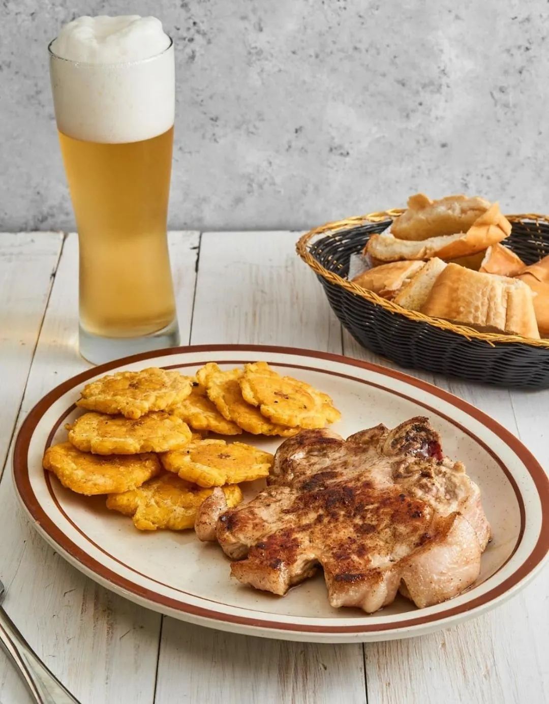 Restaurant/places to eat in Hotel Marbella