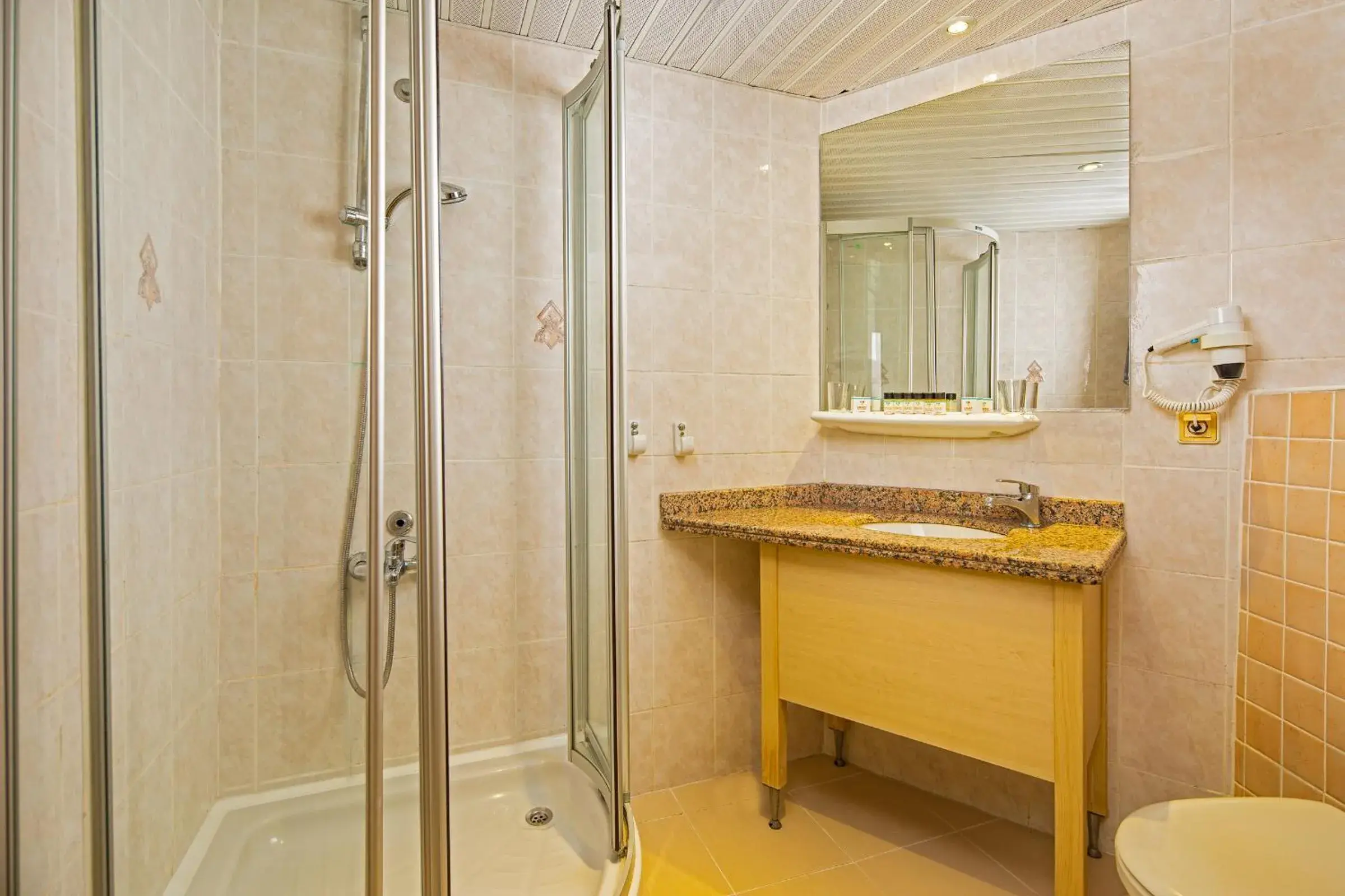 Bathroom in Club Mirabell Hotel