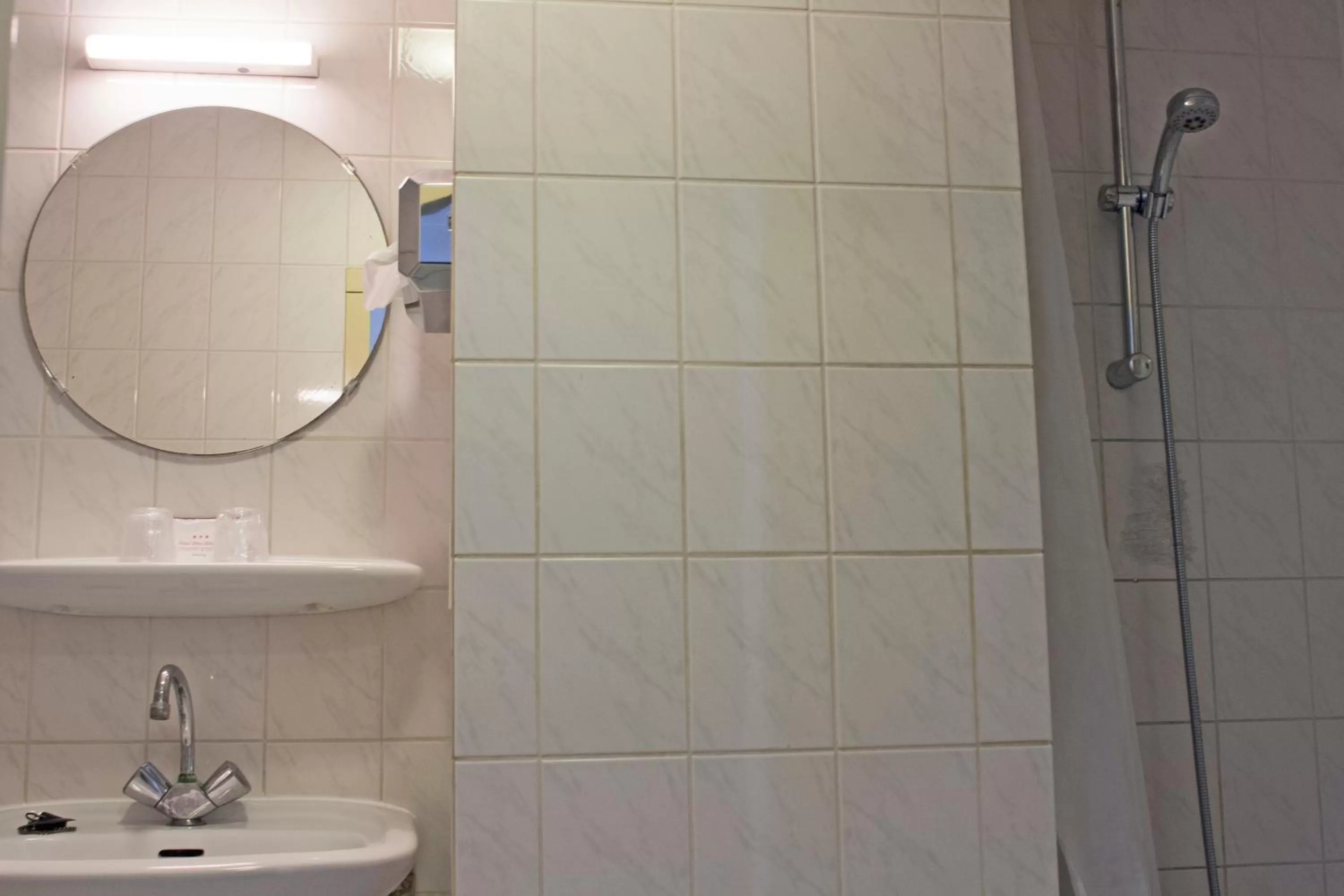 Bathroom in Hotel Prins Hendrik