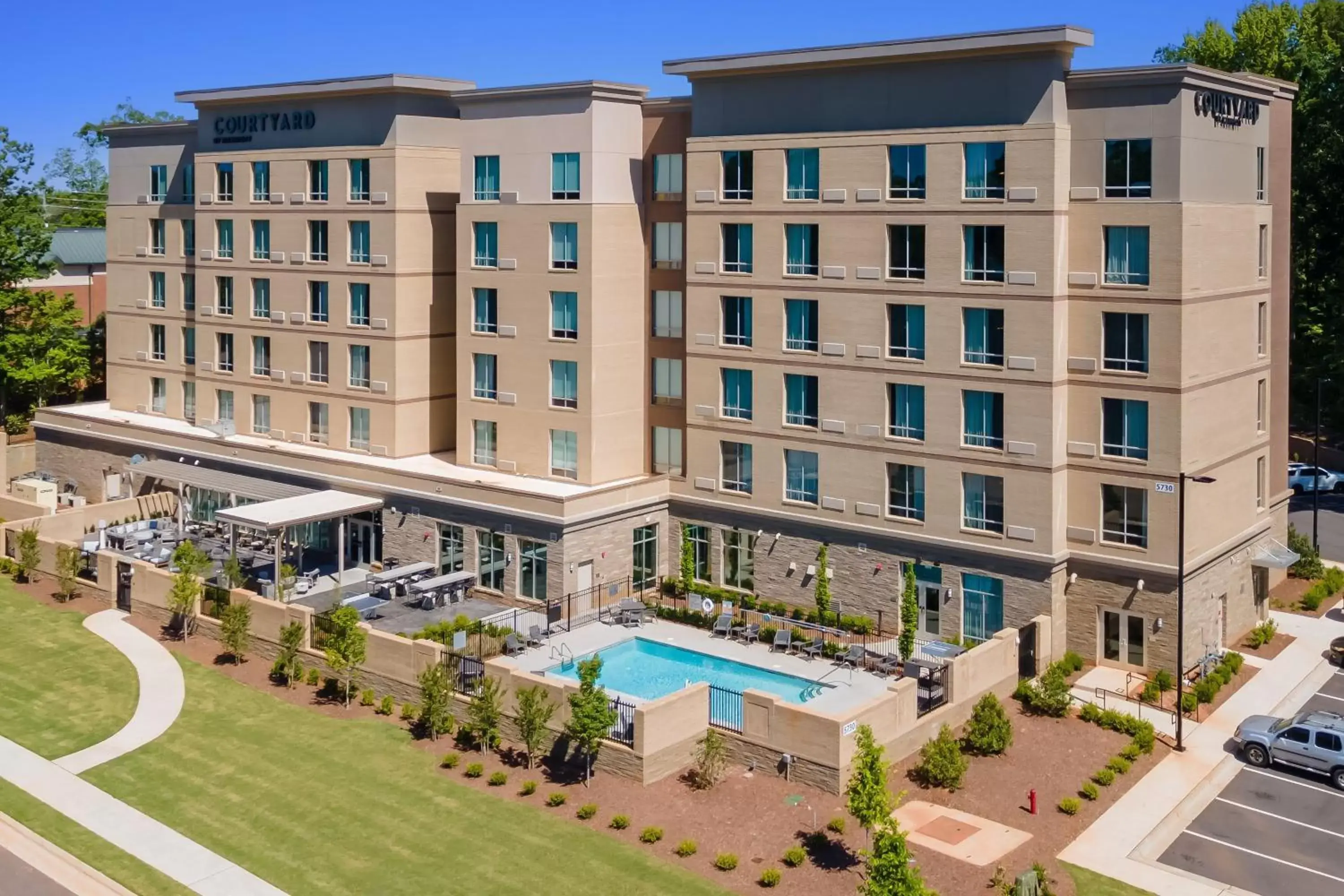 Property building, Pool View in Courtyard by Marriott Raleigh Cary Crossroads