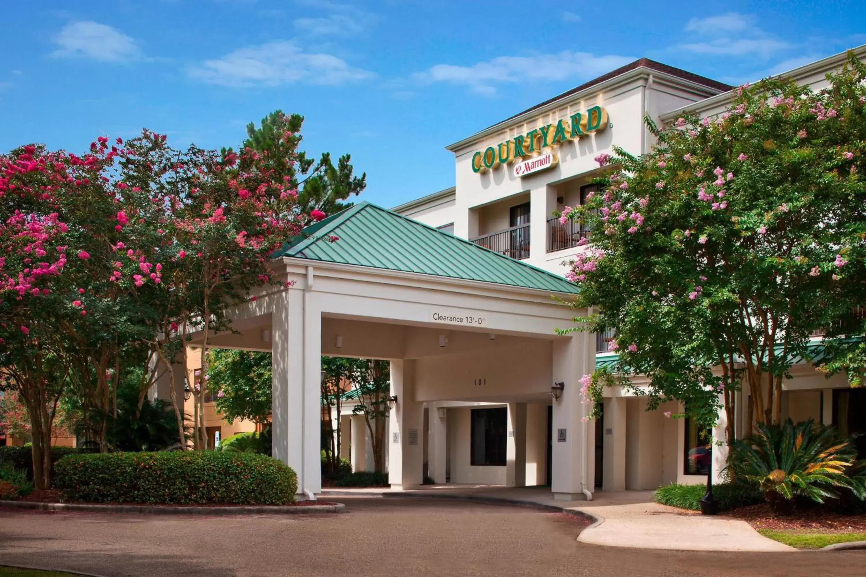 Property Building in Courtyard by Marriott Covington / Mandeville