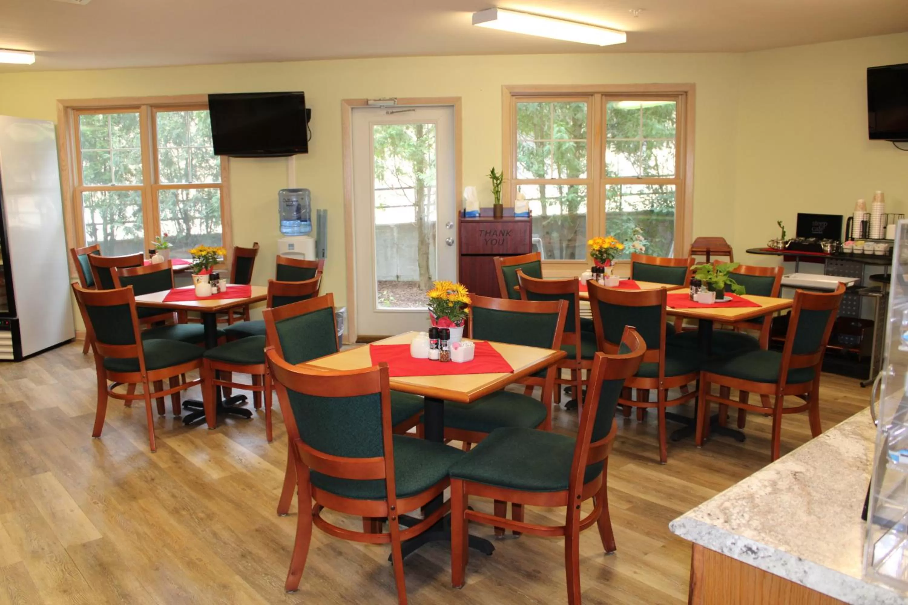 Food and drinks, Restaurant/Places to Eat in Mill Creek Hotel