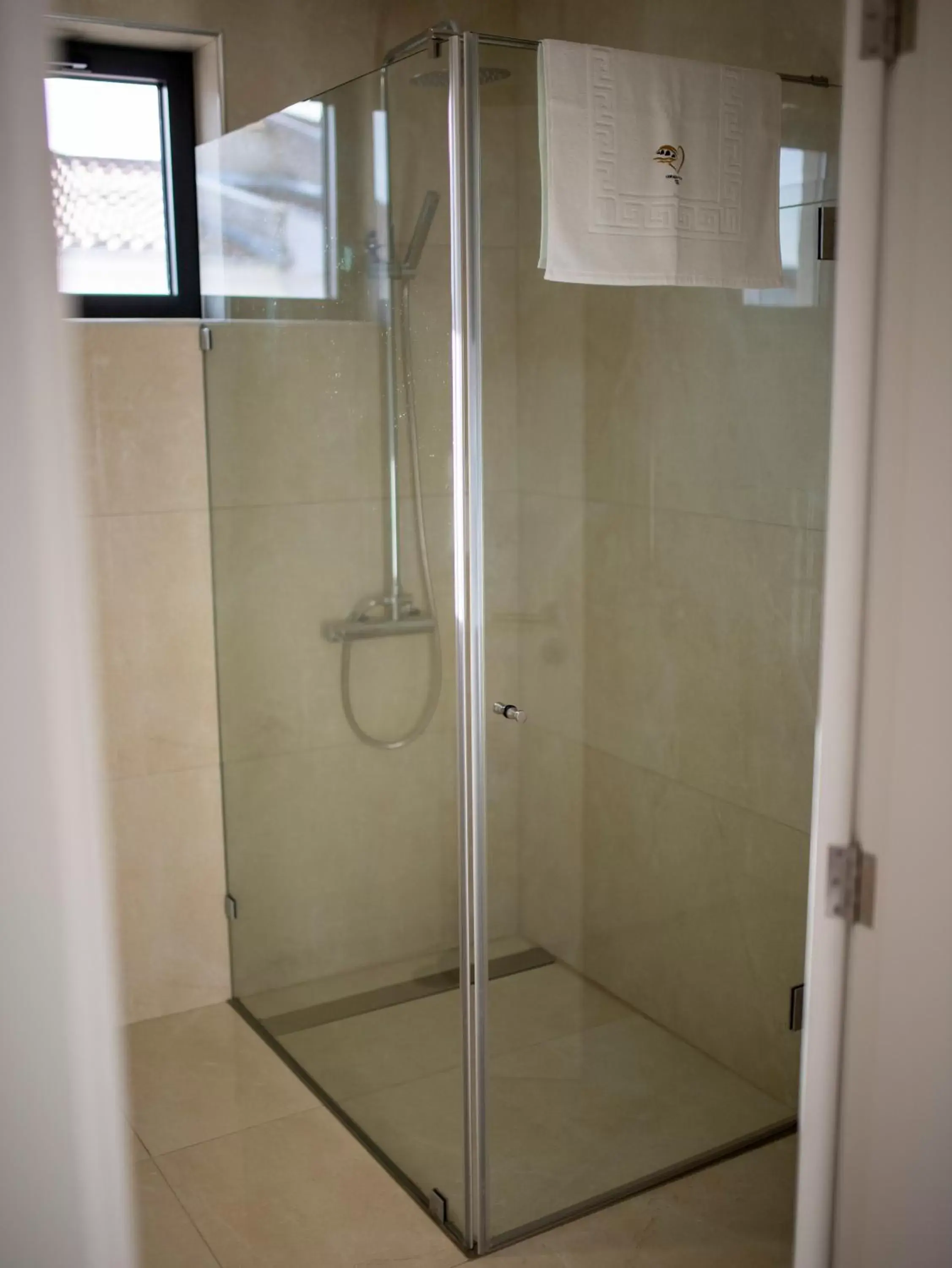 Shower, Bathroom in Coração do Tua Hotel