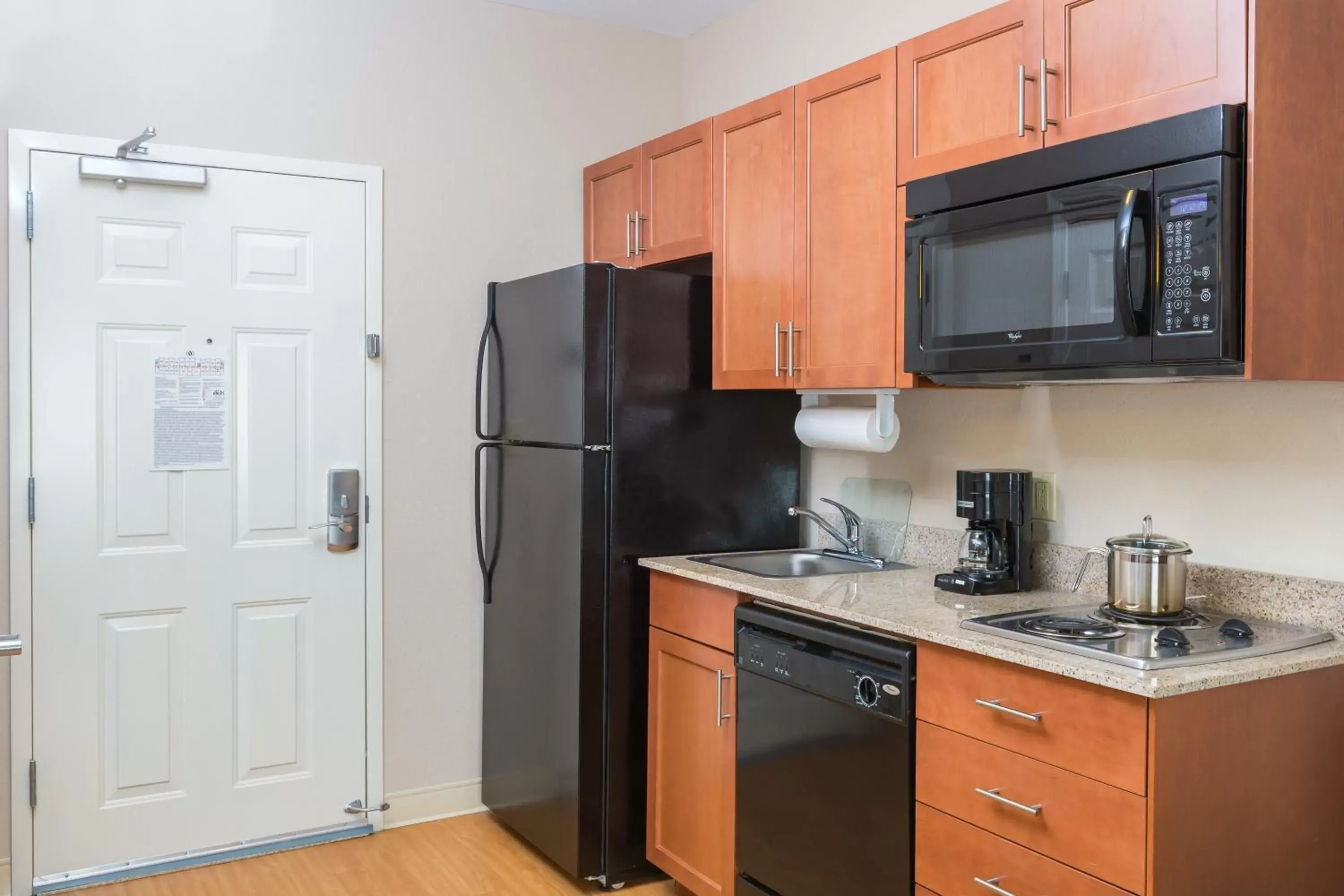 Photo of the whole room, Kitchen/Kitchenette in Candlewood Suites Apex Raleigh Area, an IHG Hotel