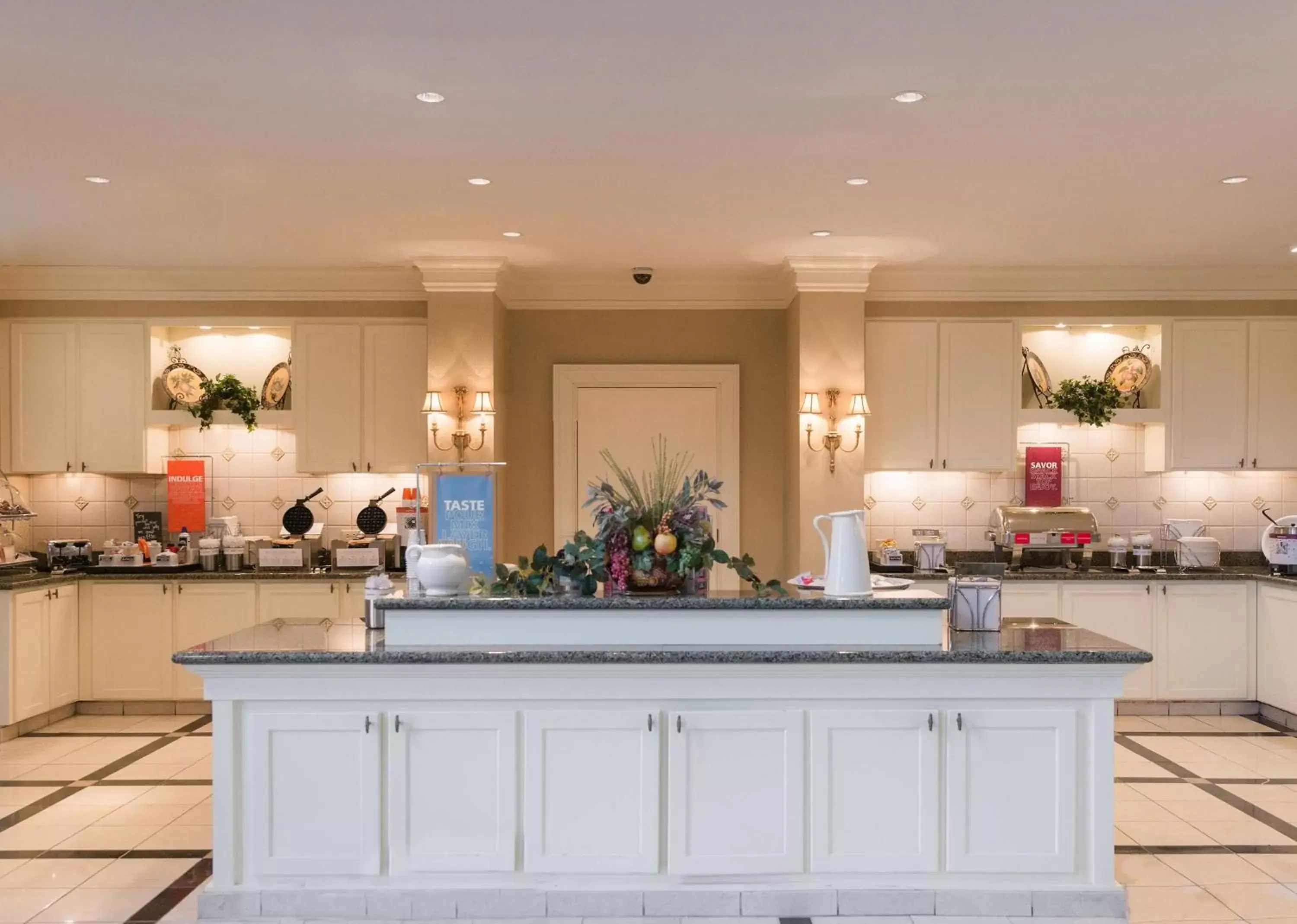 Dining area, Lobby/Reception in Hampton Inn & Suites - Vicksburg