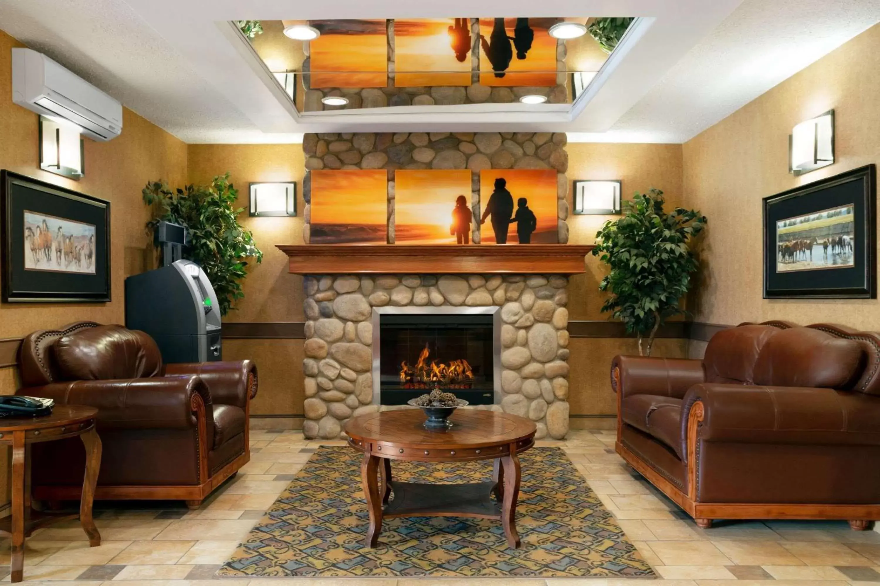 Lobby or reception, Lobby/Reception in Days Inn & Suites by Wyndham Strathmore