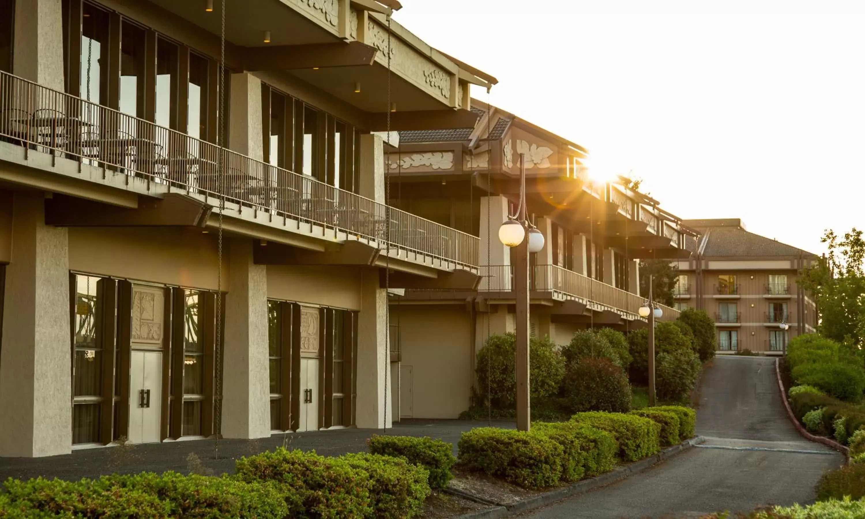 Property building, Facade/Entrance in Holiday Inn - Portland - Columbia Riverfront, an IHG Hotel