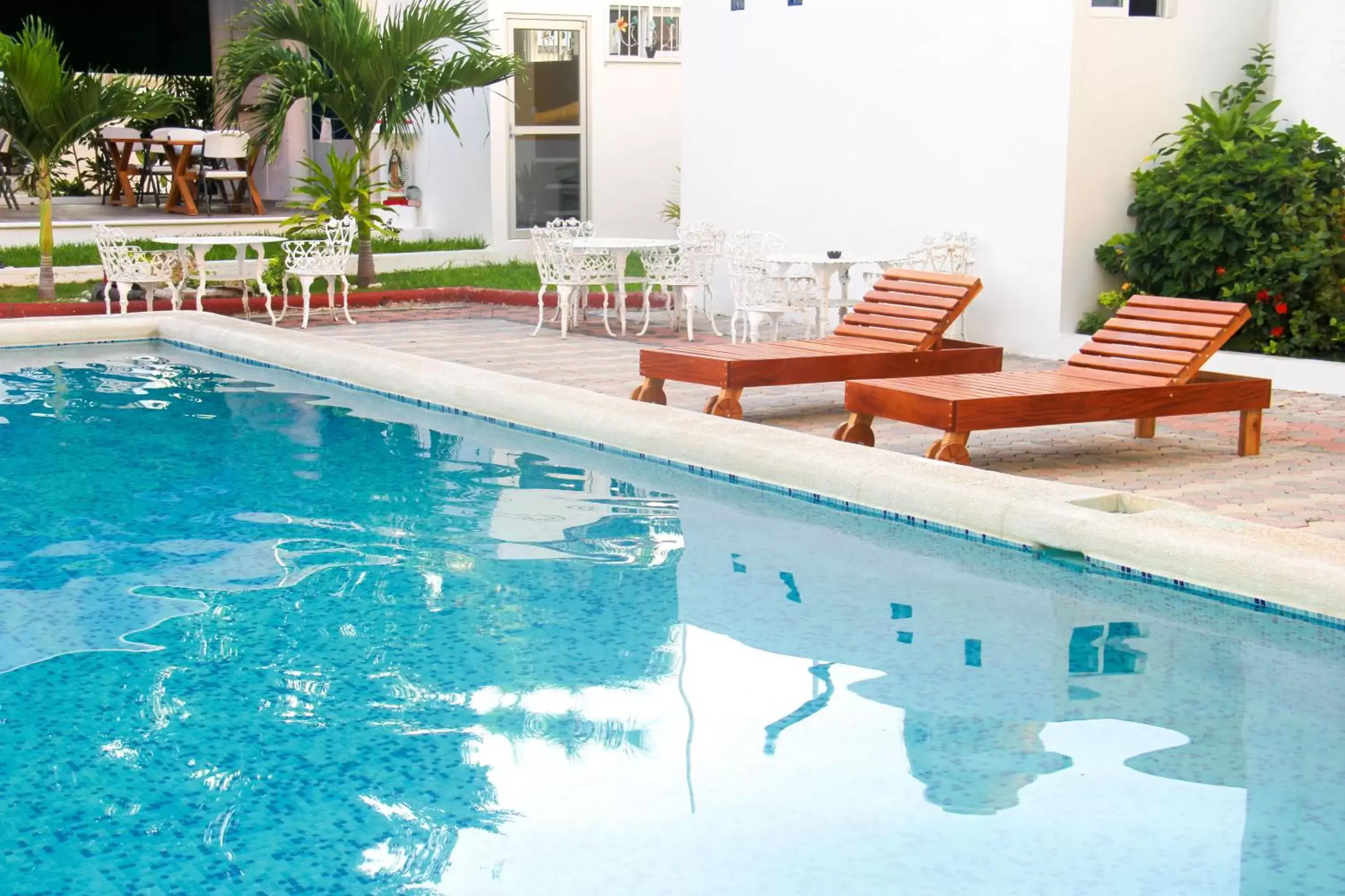 Swimming Pool in Hotel Maria de Lourdes