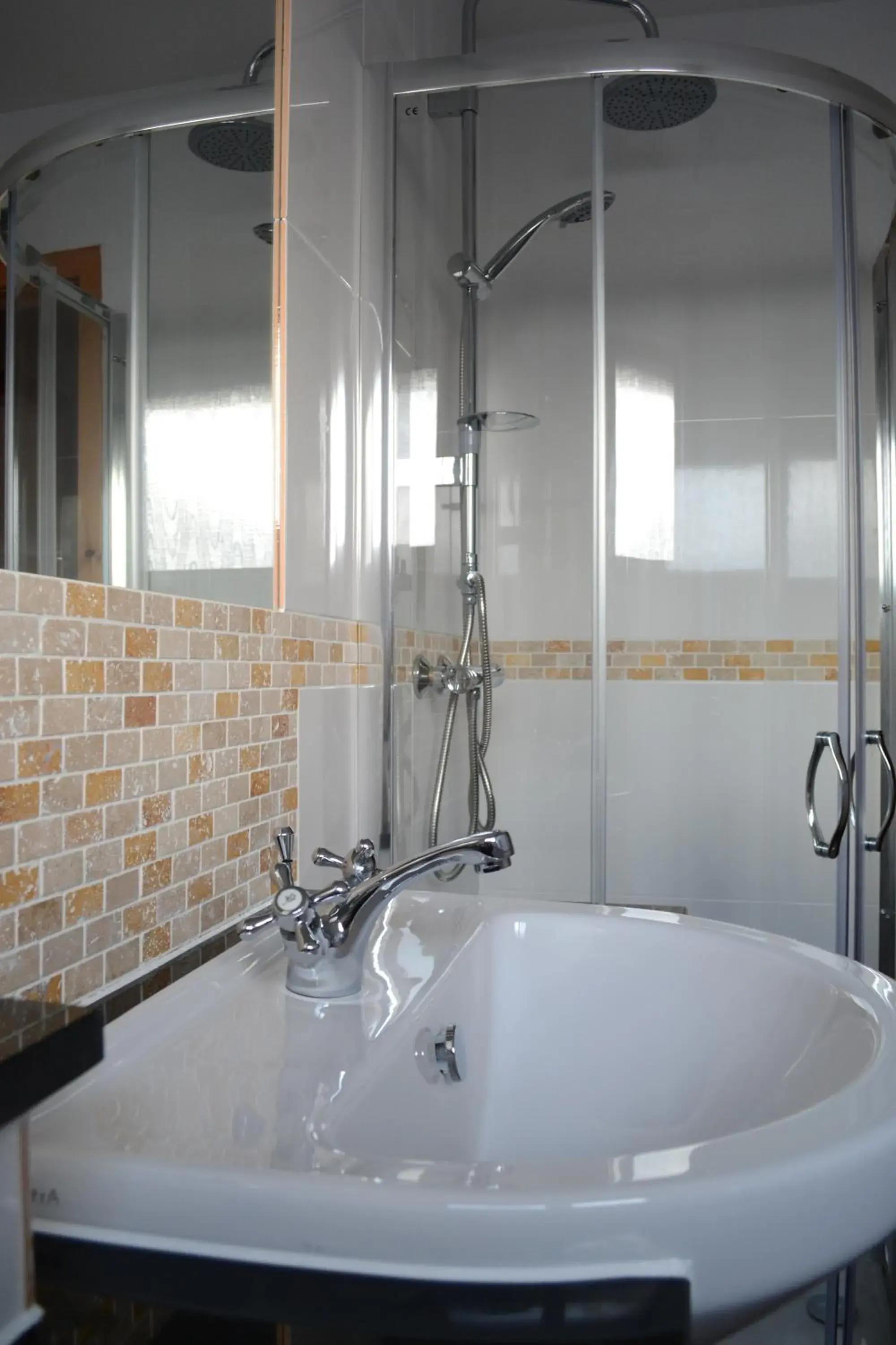 Shower, Bathroom in Highlander Hotel ‘A Bespoke Hotel’