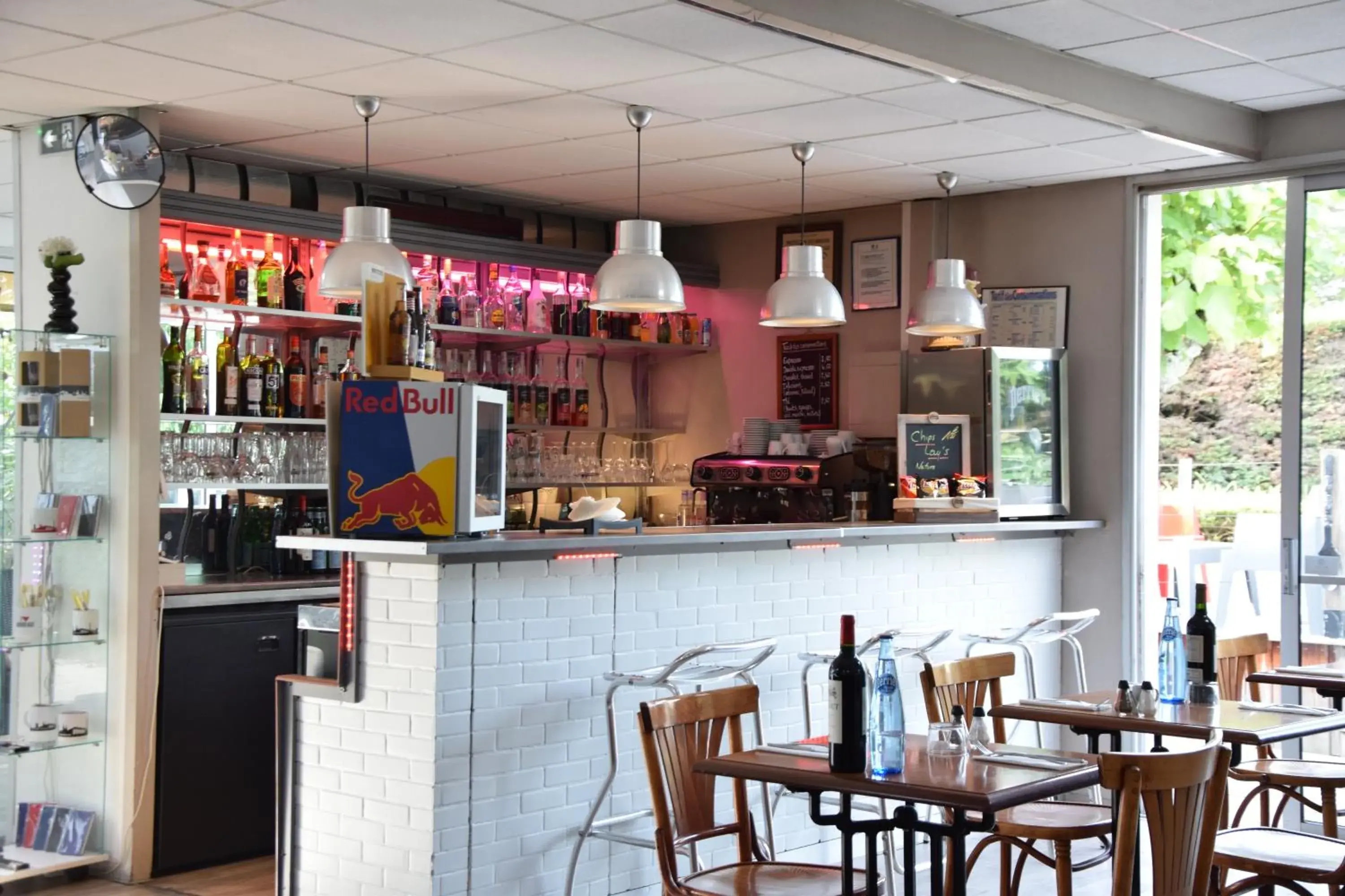 Breakfast, Lounge/Bar in The Originals City, Hôtel du Phare, Bordeaux Mérignac (Inter-Hotel)