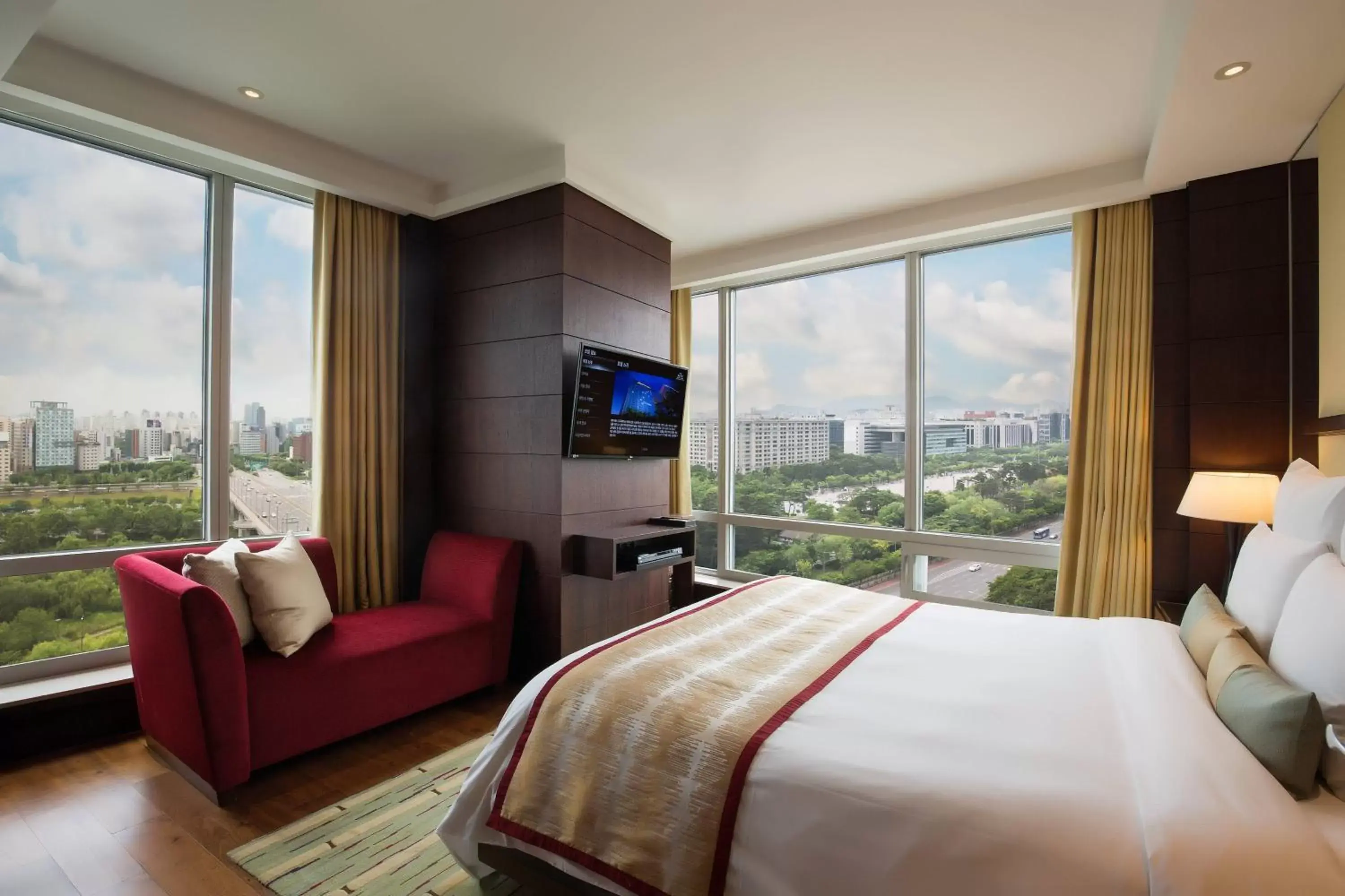 Bedroom, View in Marriott Executive Apartment Seoul