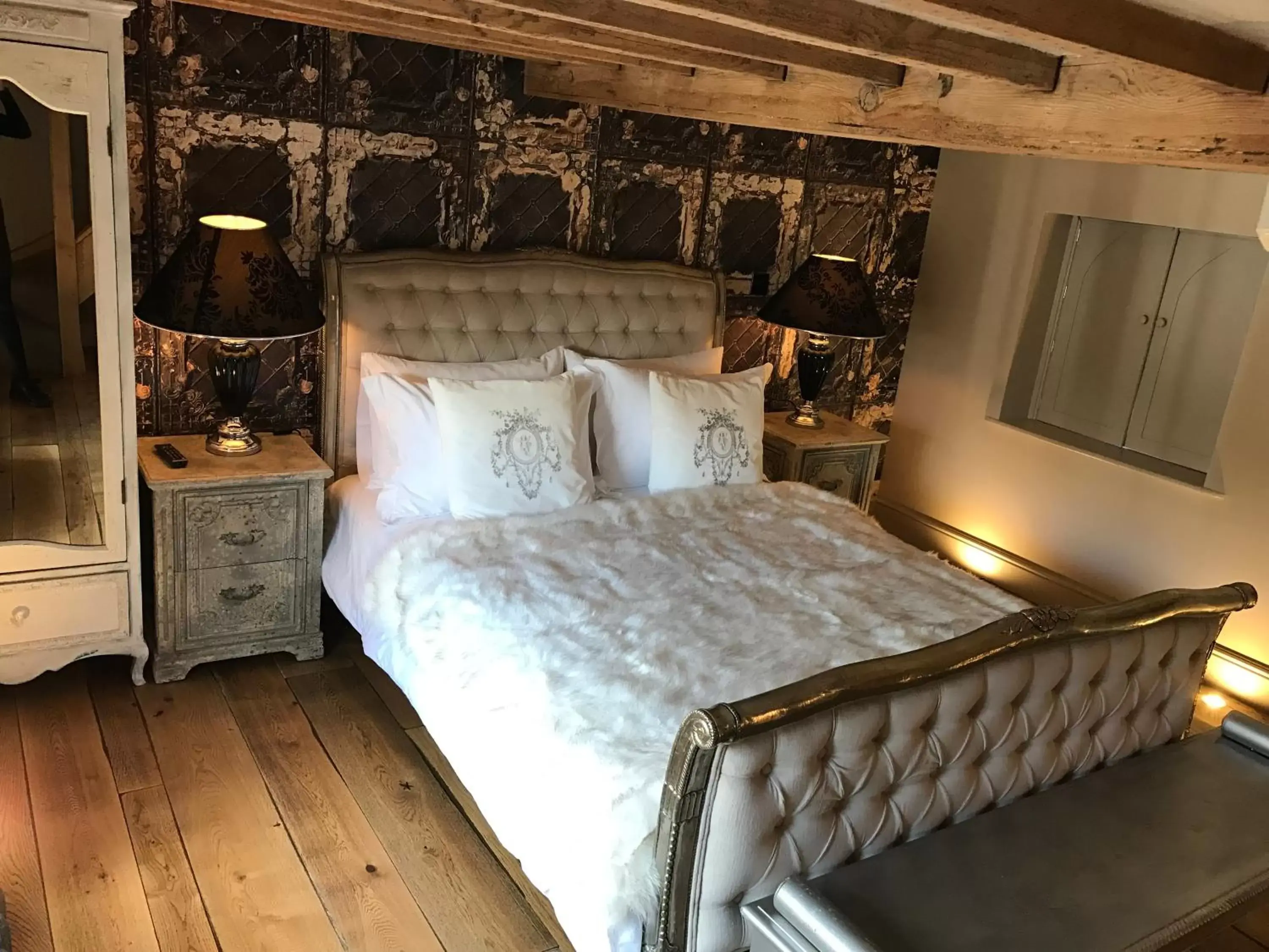 Bedroom, Bed in The Broad Leys