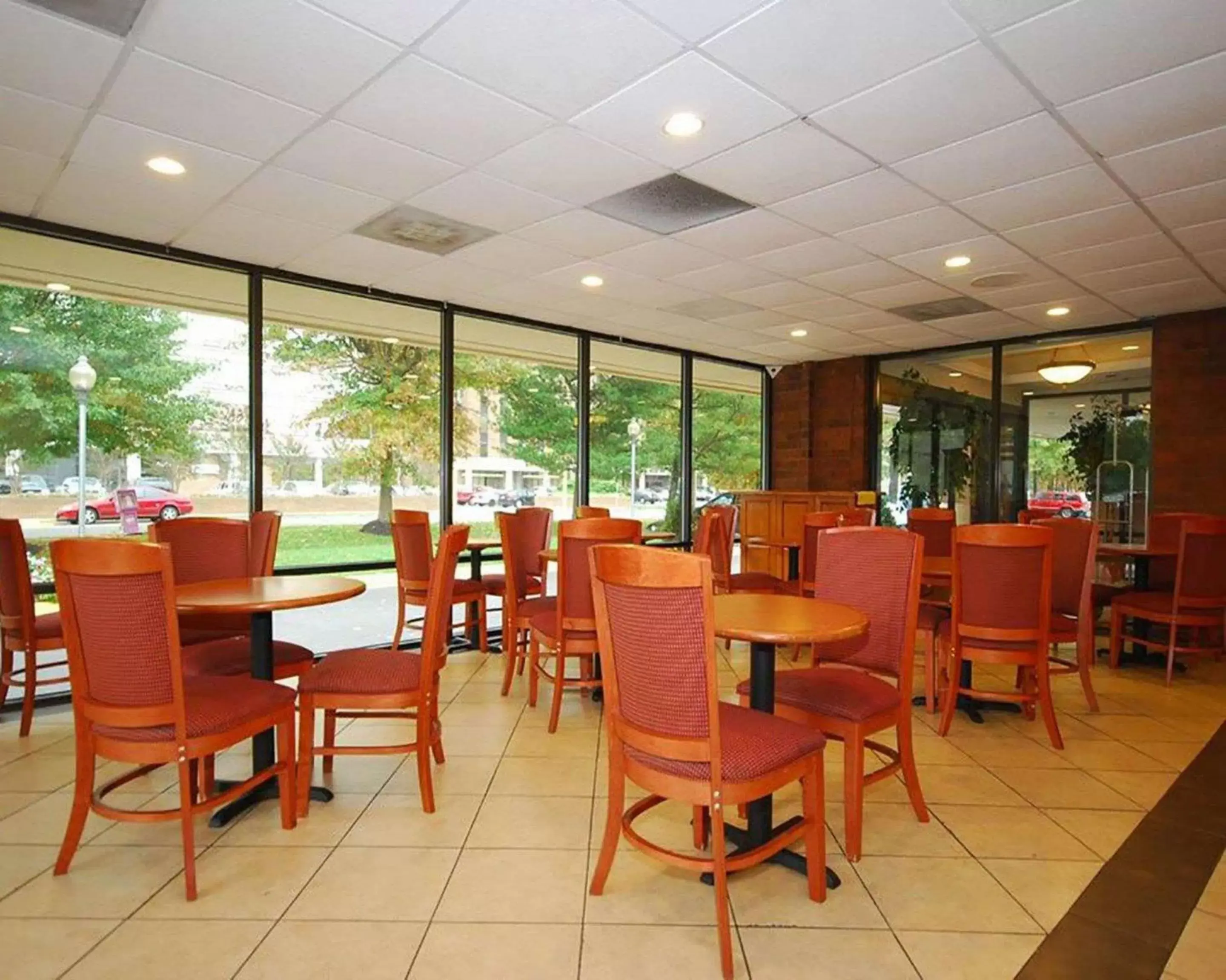 Restaurant/places to eat in Comfort Inn Restaurant/places to eat in Comfort Inn