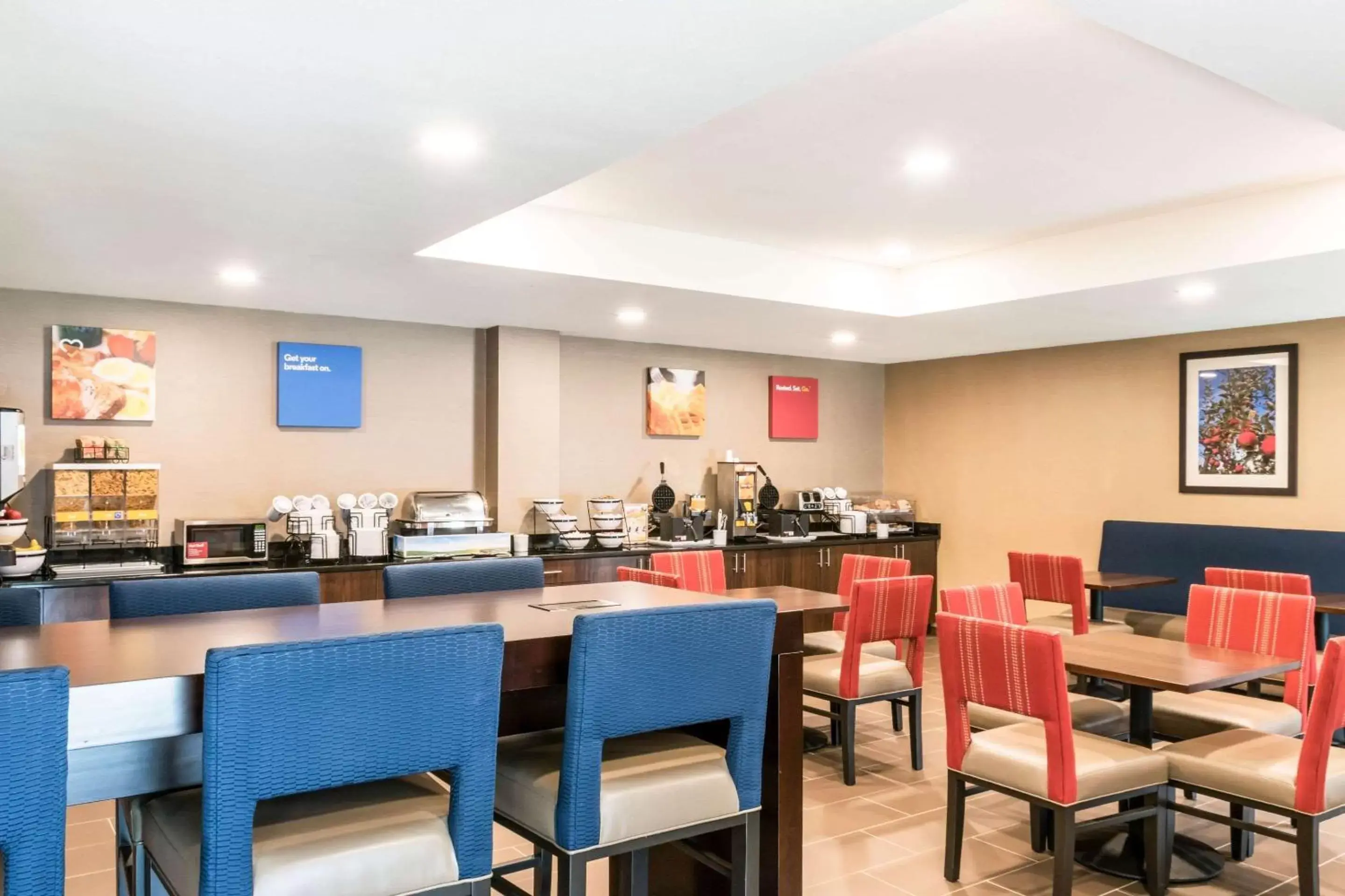 Restaurant/Places to Eat in Comfort Inn