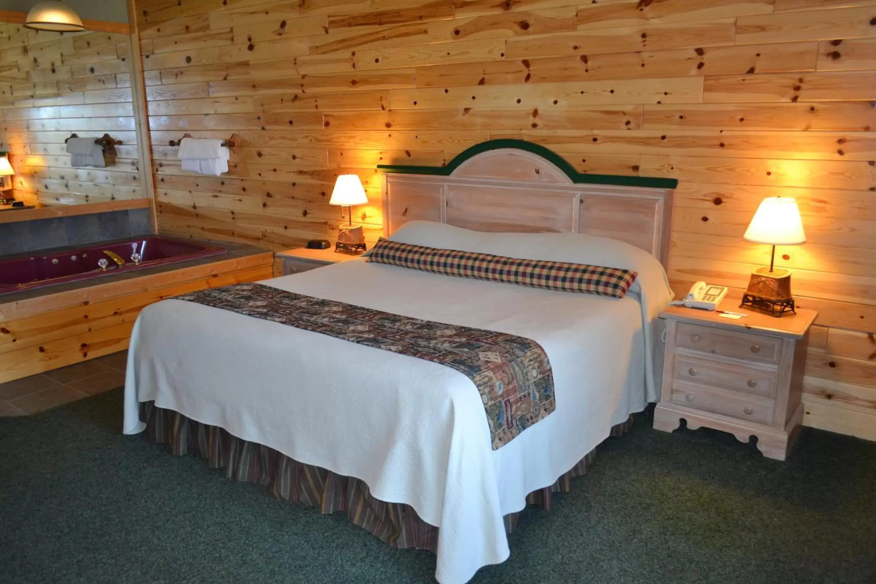 Bed in Crooked River Lodge