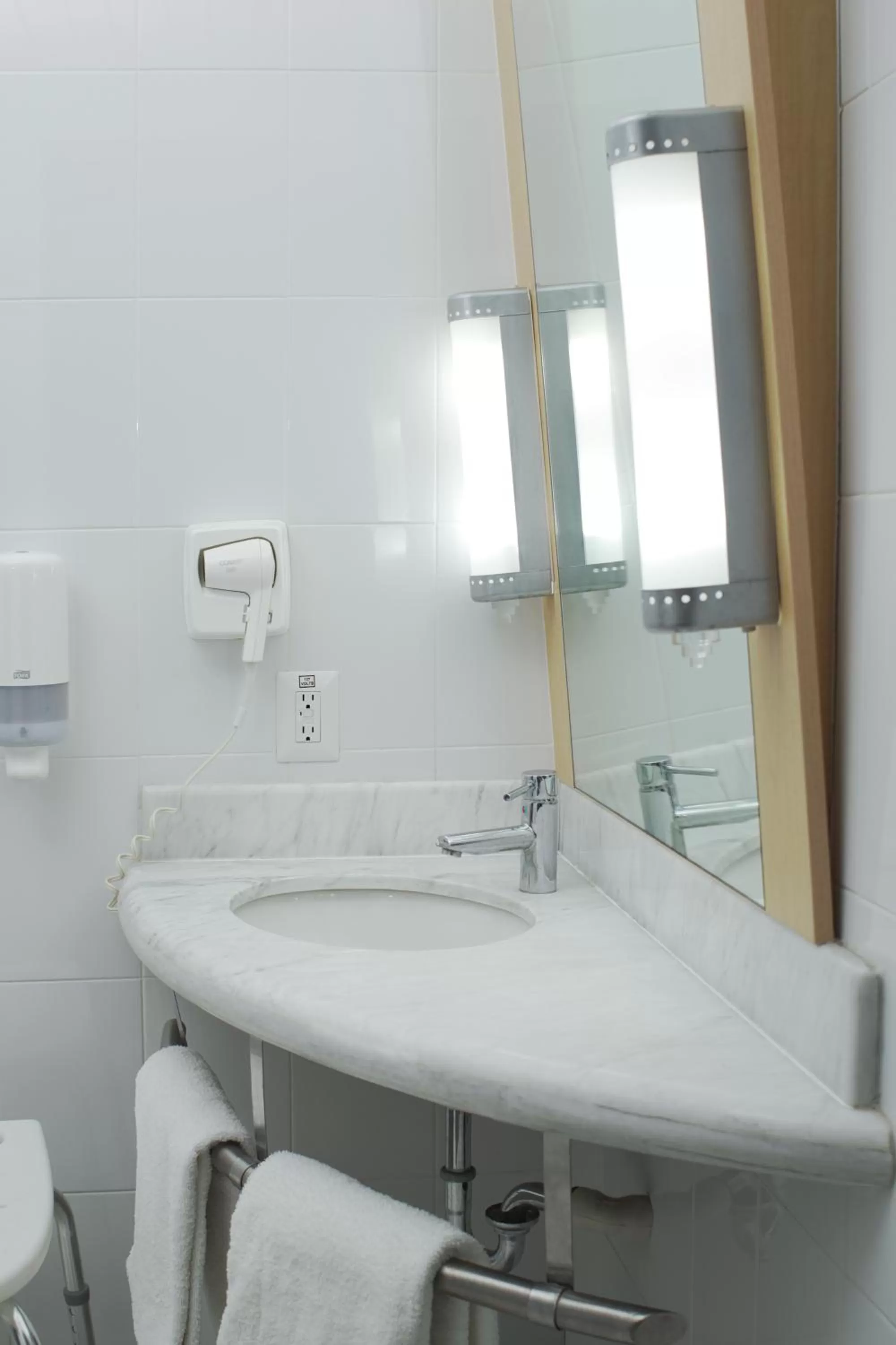 Bathroom in Ibis Hermosillo