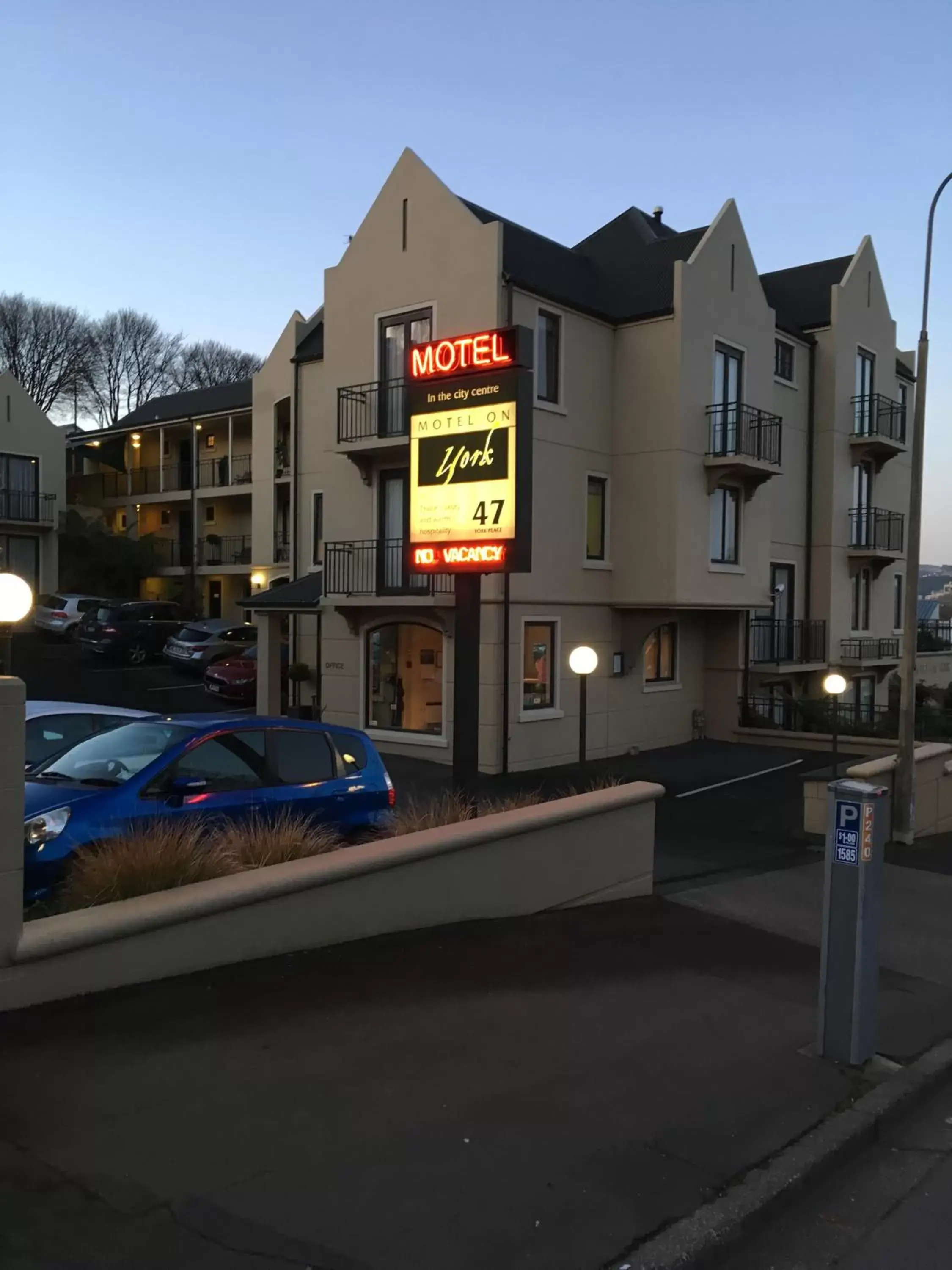 Facade/entrance, Property Building in Motel On York