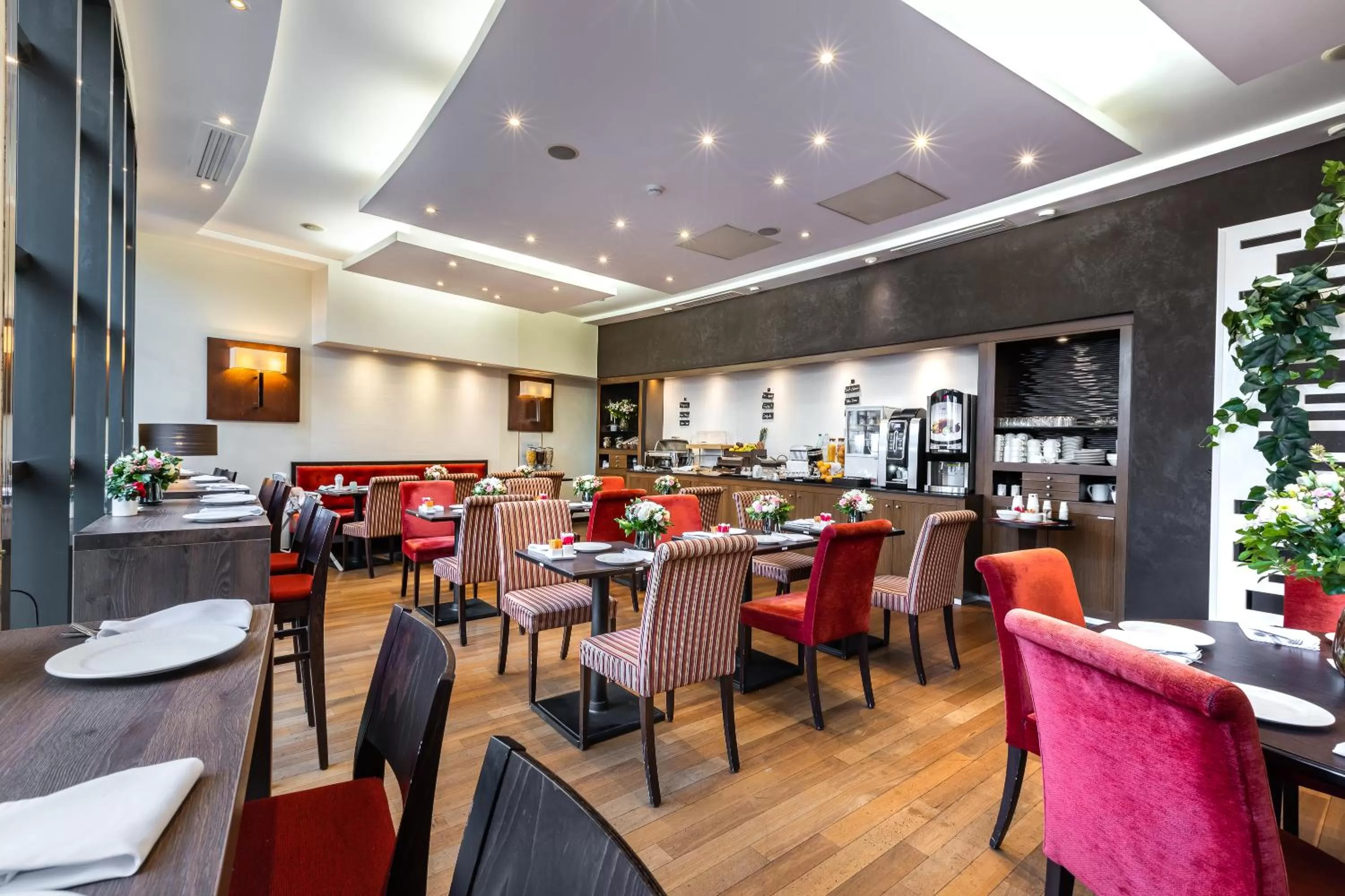 Buffet breakfast in Hotel de Berny