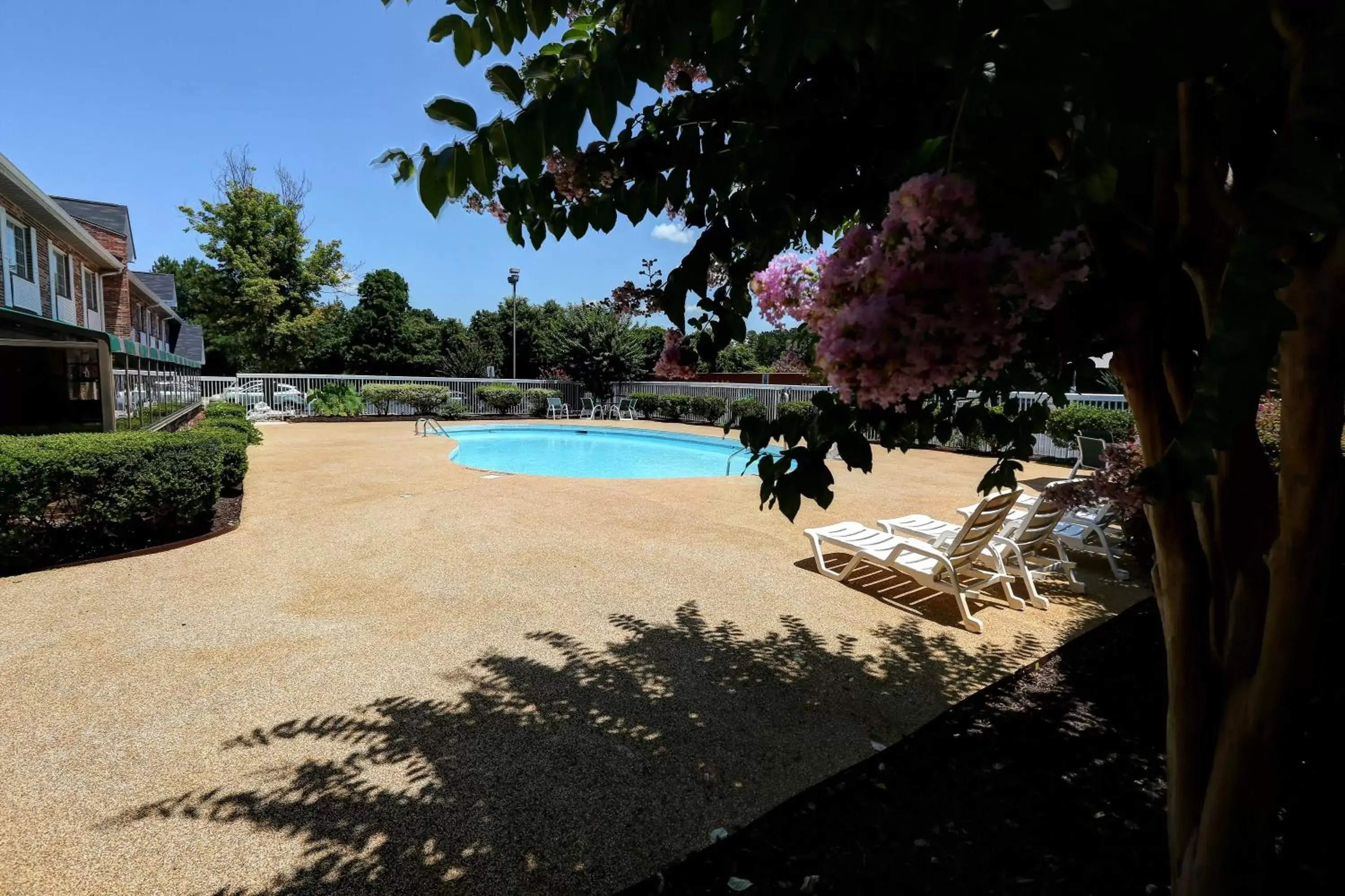 Day, Swimming Pool in Country Inn & Suites by Radisson, Charlotte I-85 Airport, NC