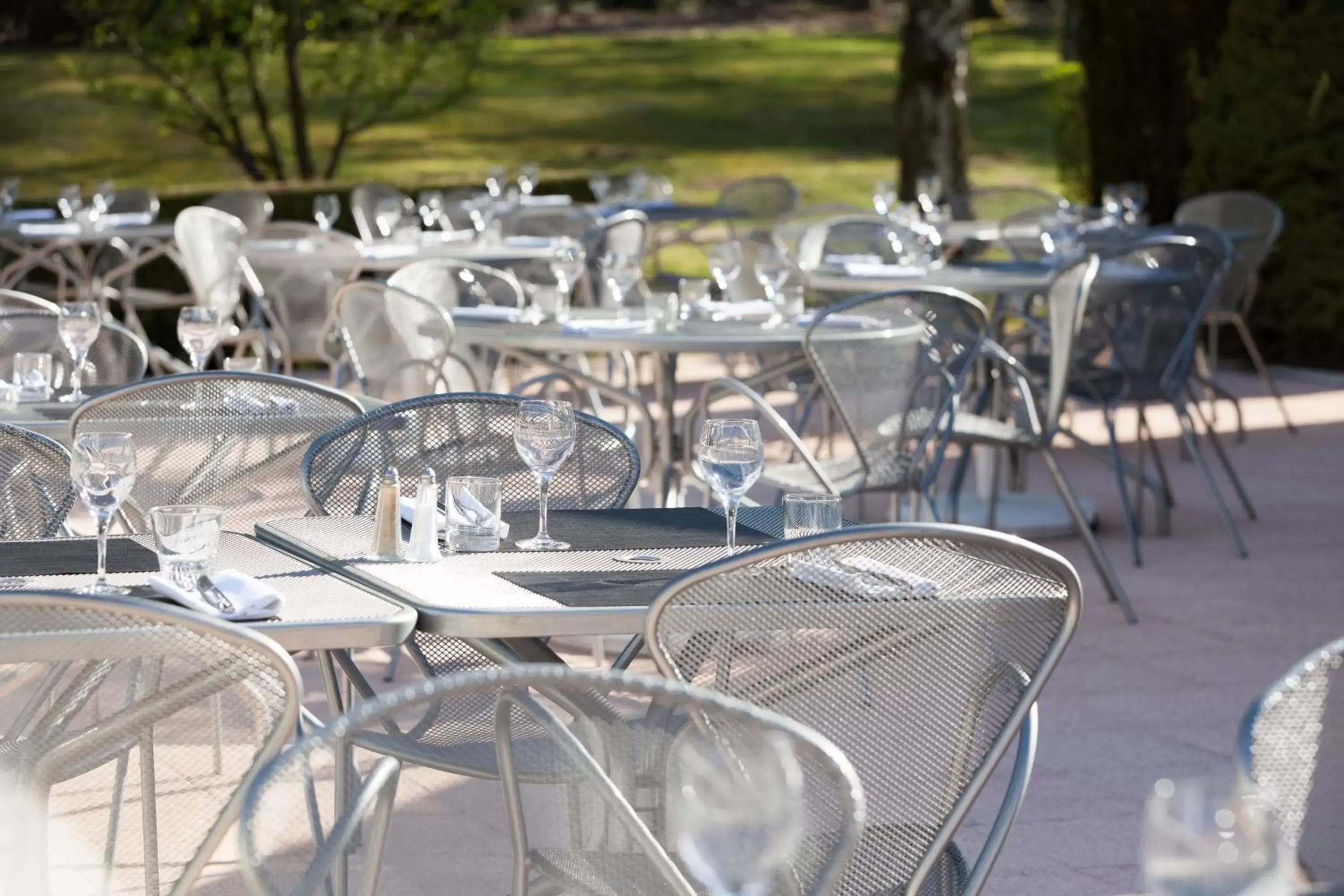 Patio, Restaurant/Places to Eat in Novotel Mulhouse Bâle Fribourg