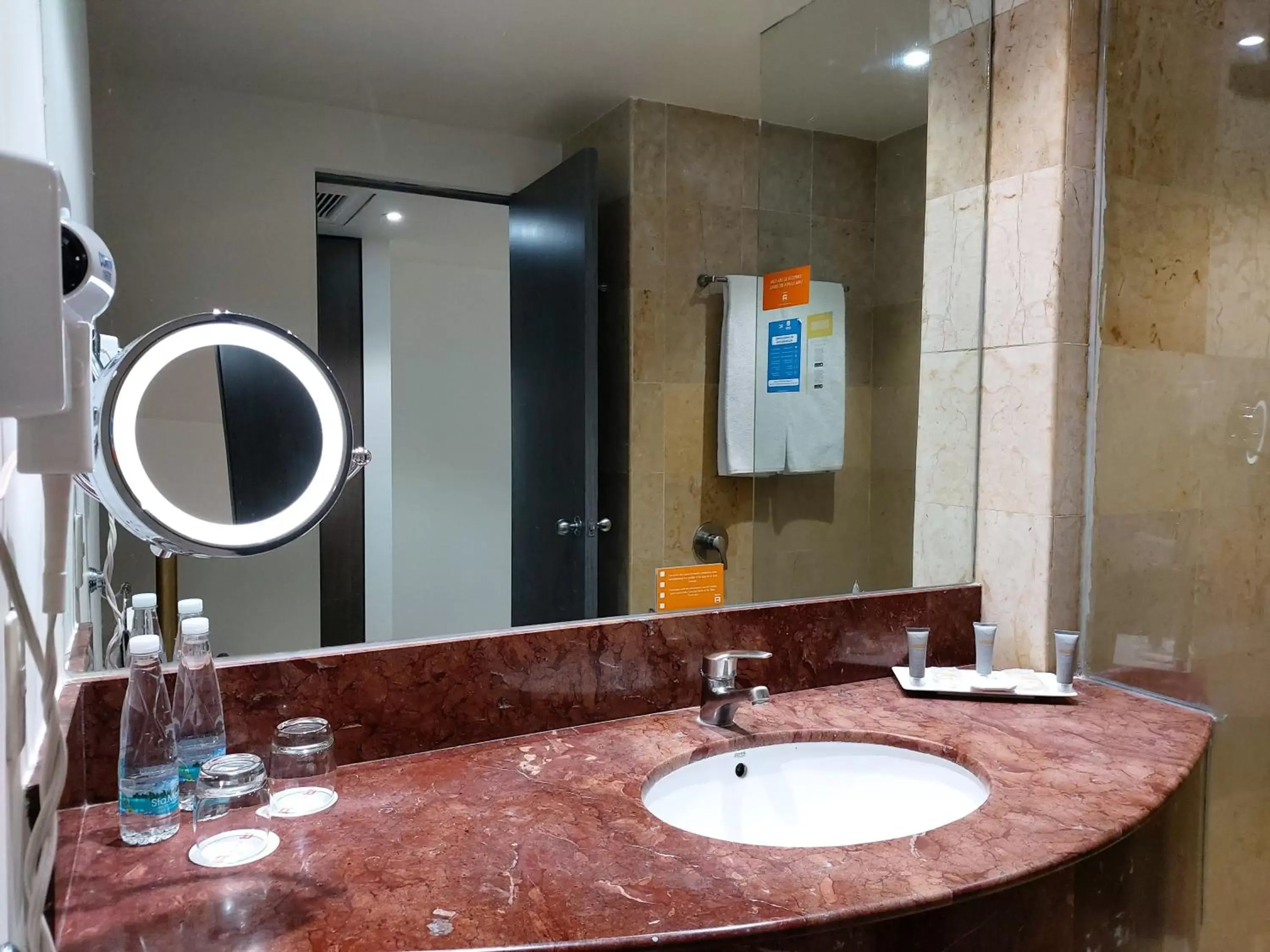 Bathroom in Real Inn Perinorte