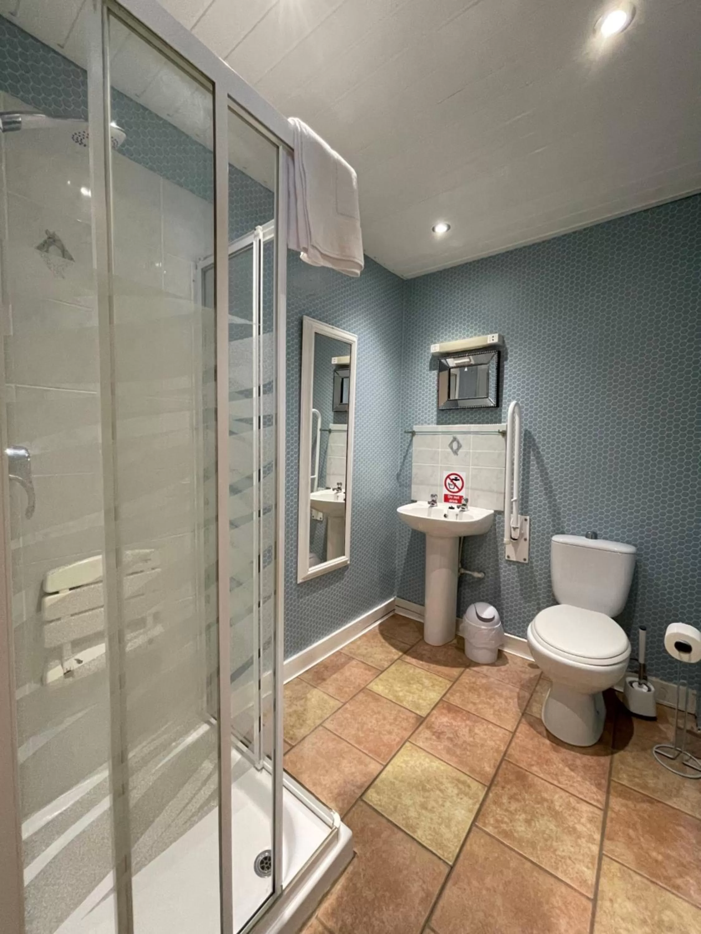 Shower, Bathroom in The Silver How