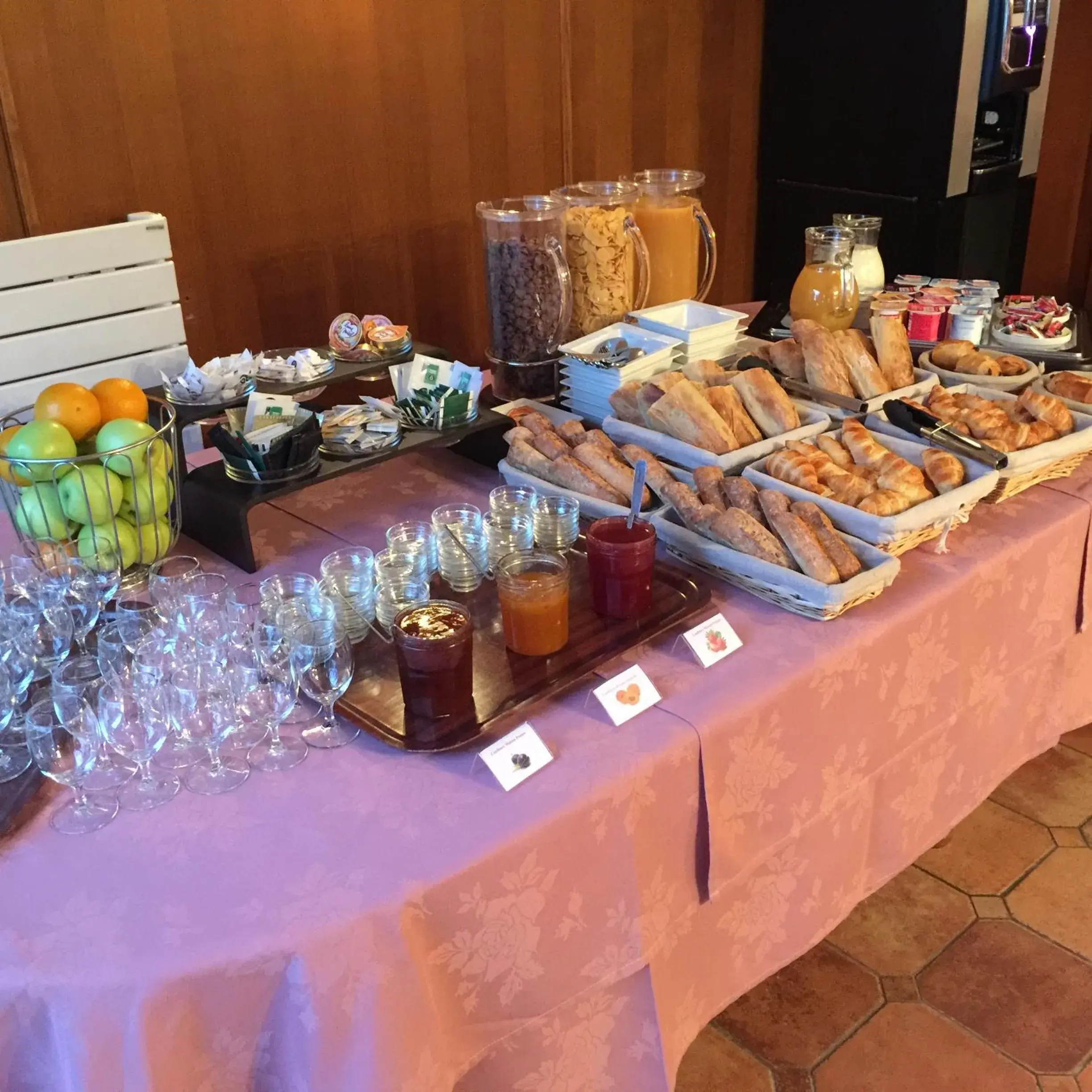 Breakfast, Food in Hostellerie de Pavillon Saint-Hubert