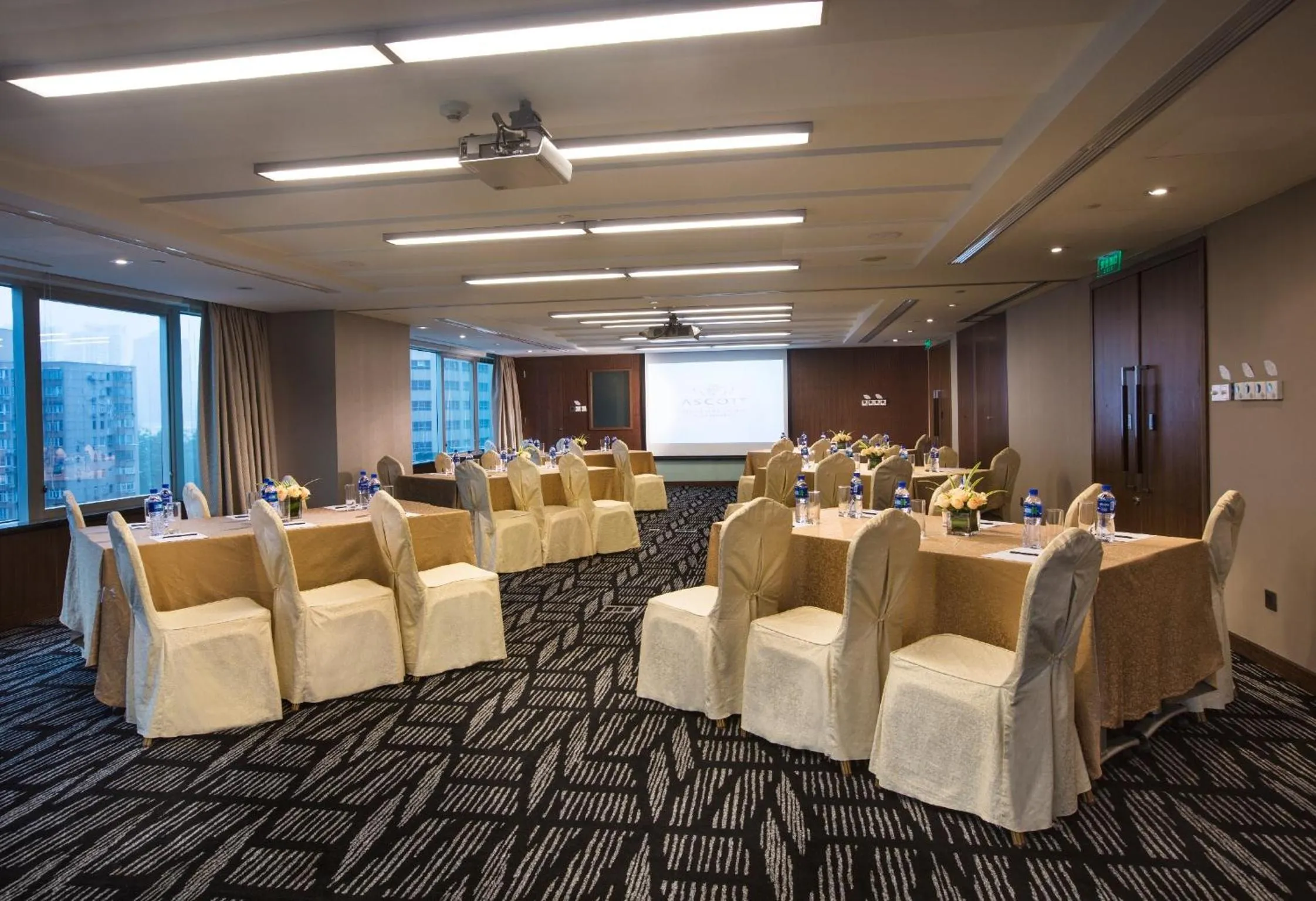 Business facilities in Ascott Huai Hai Road Shanghai, Xintiandi