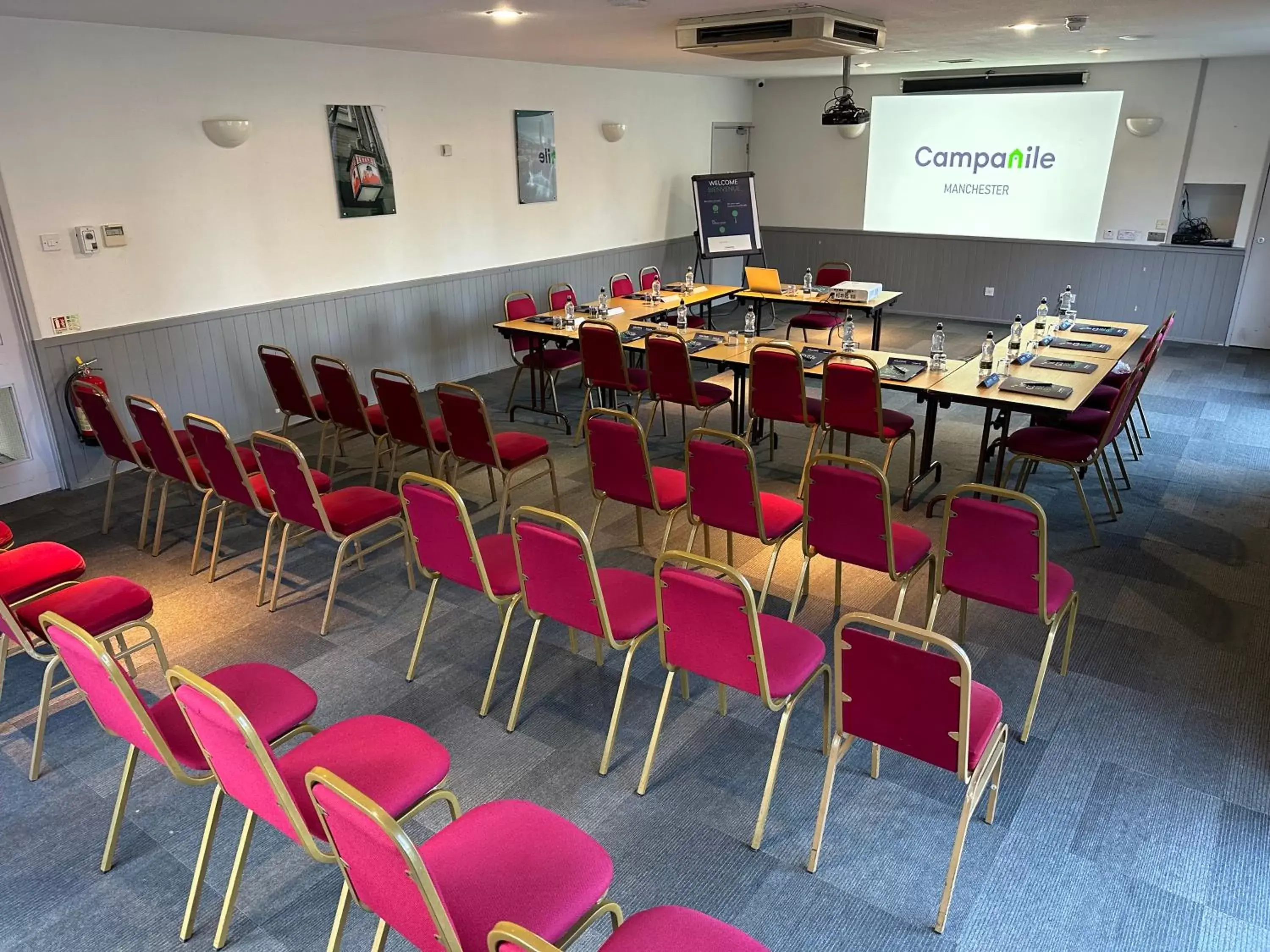 Meeting/conference room in Campanile Manchester