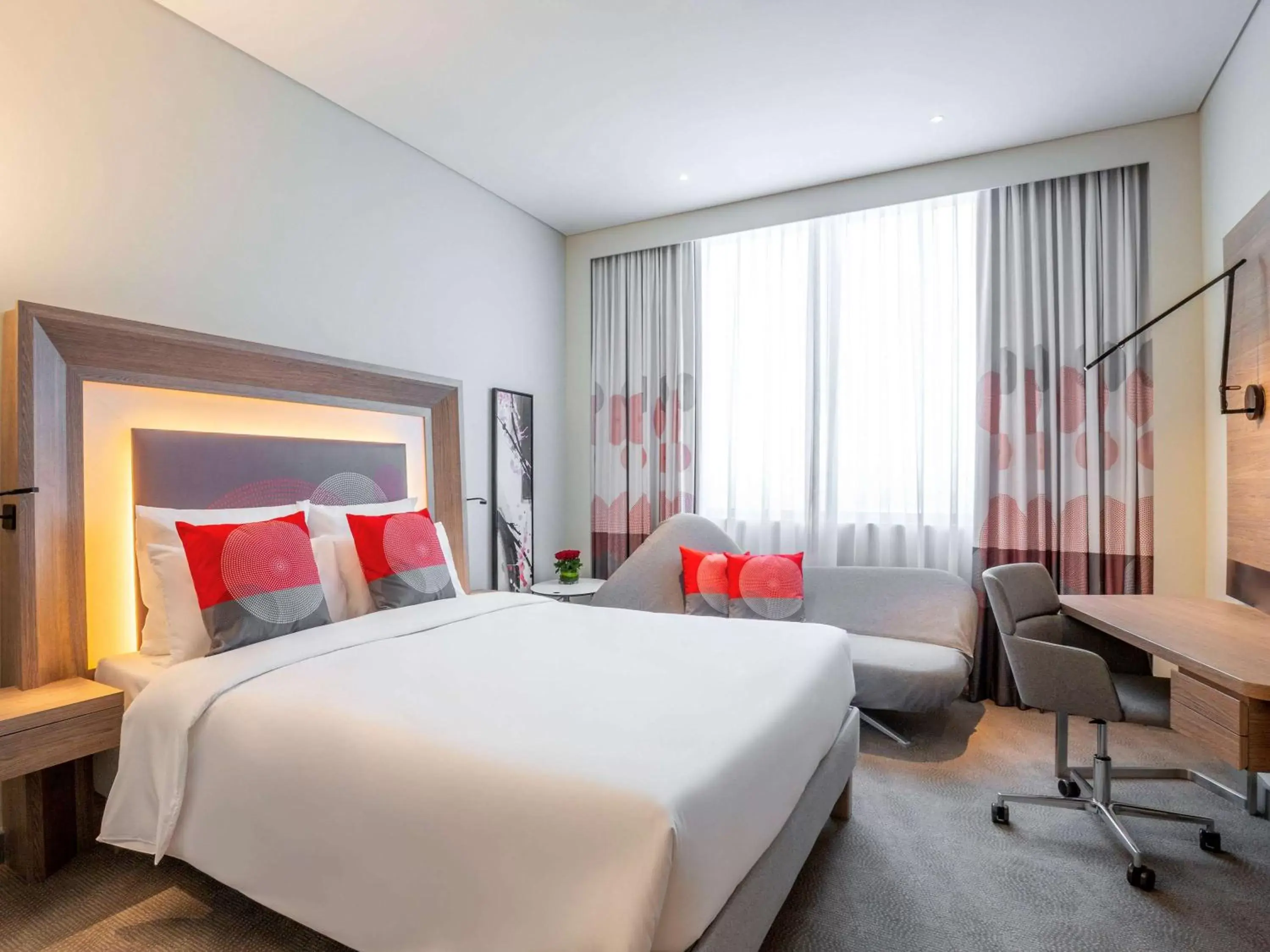 Photo of the whole room, Bed in Novotel Bur Dubai - Healthcare City