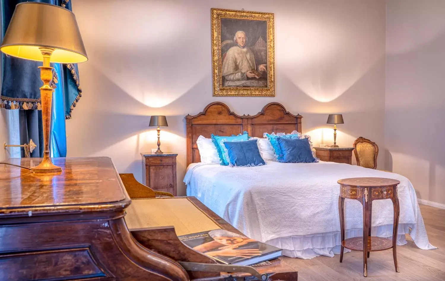 Photo of the whole room, Bed in Palazzo Cavagna Sangiuliani