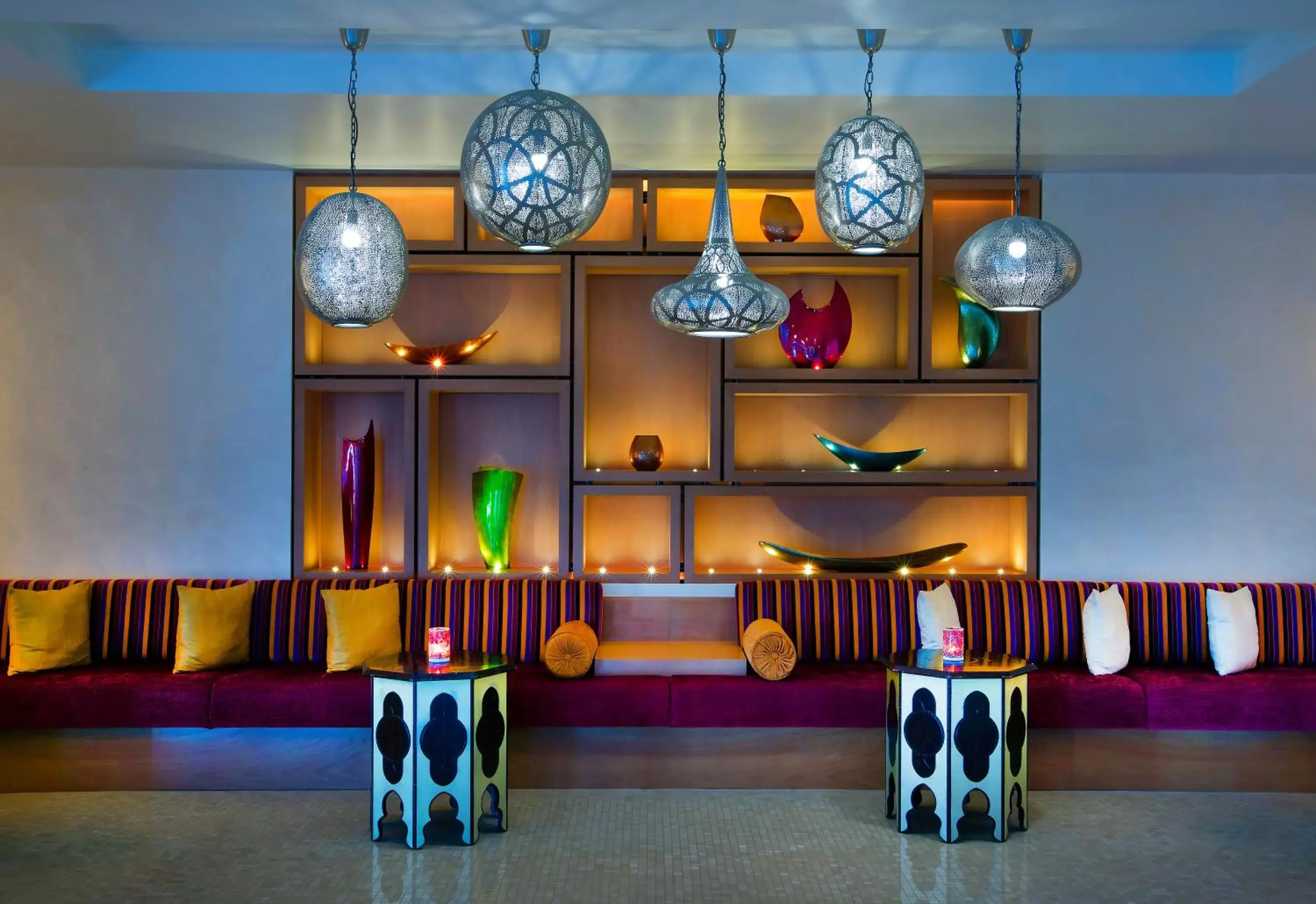 Restaurant/places to eat in Bab Al Qasr Hotel