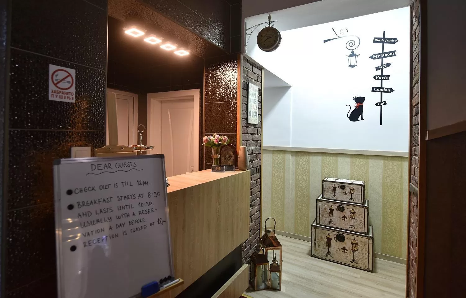 Lobby/Reception in Villa Nina Hotel & Lounge bar