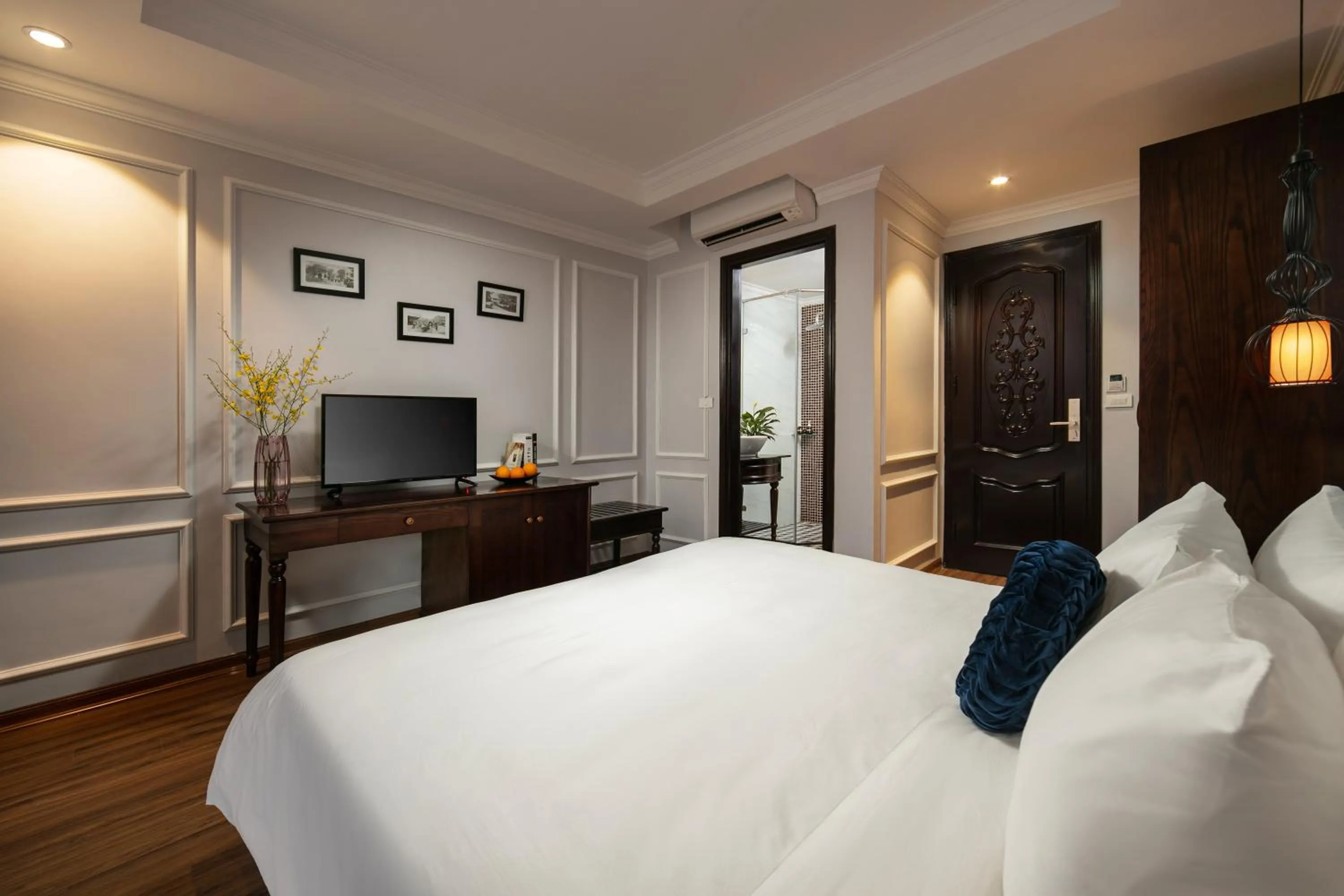 TV and multimedia, Bed in Maya Boutique Hotel & Spa