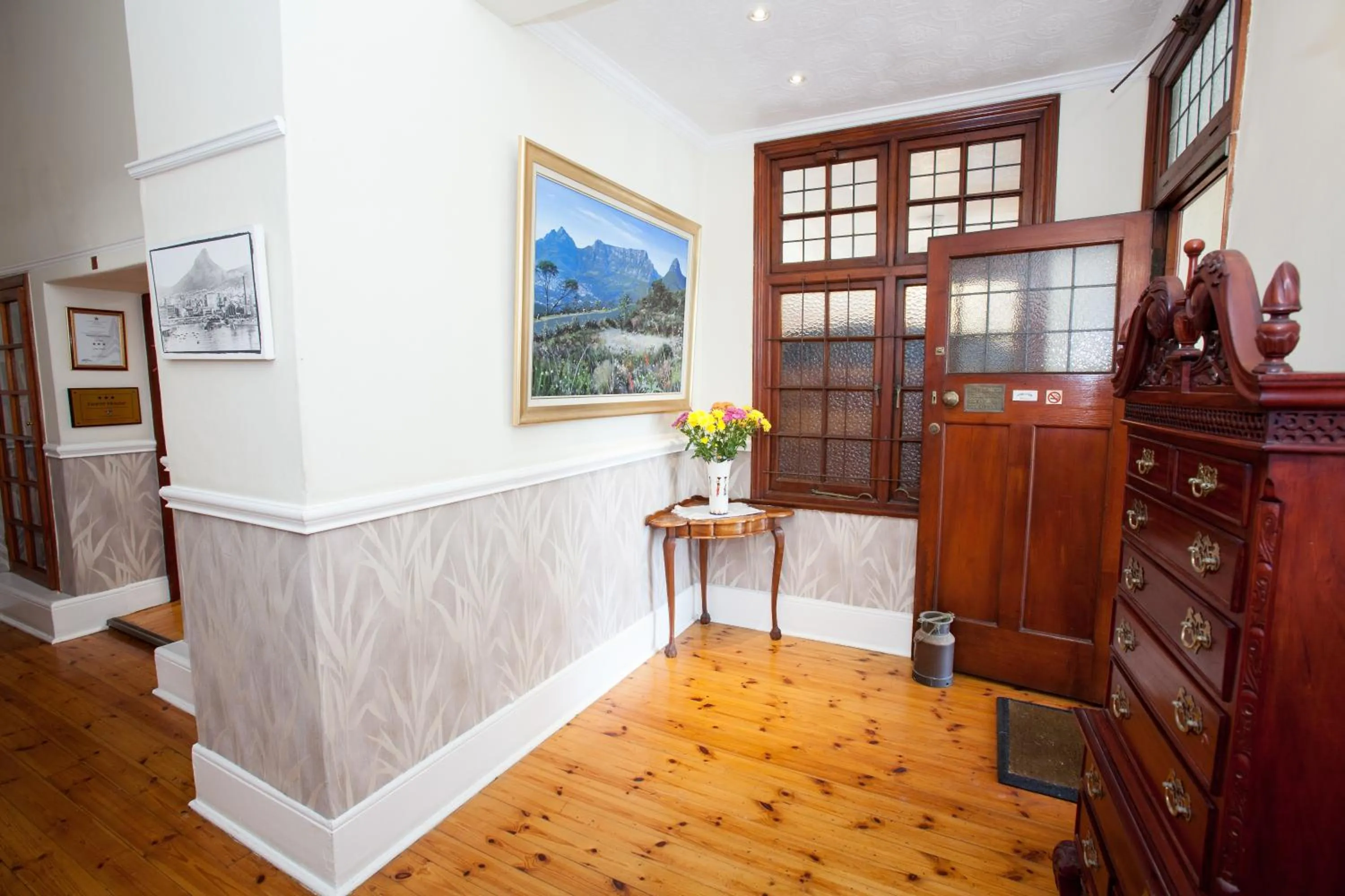 Facade/entrance in Brenwin Guest House