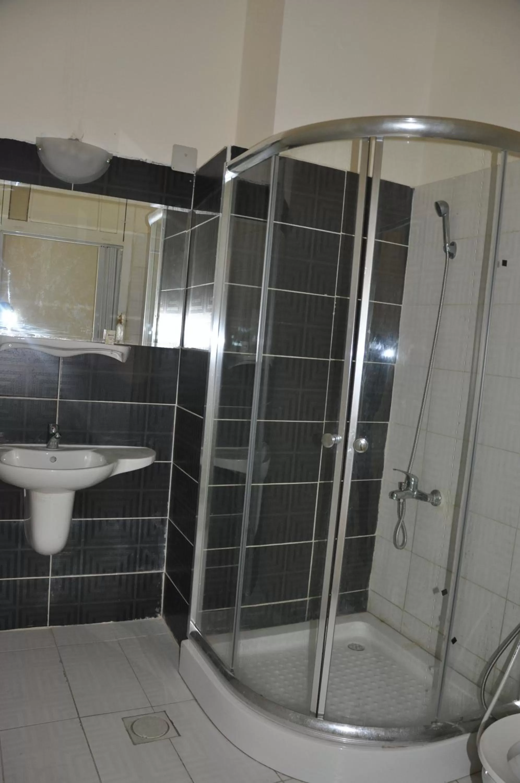 Standard Twin Room in New Park Hotel