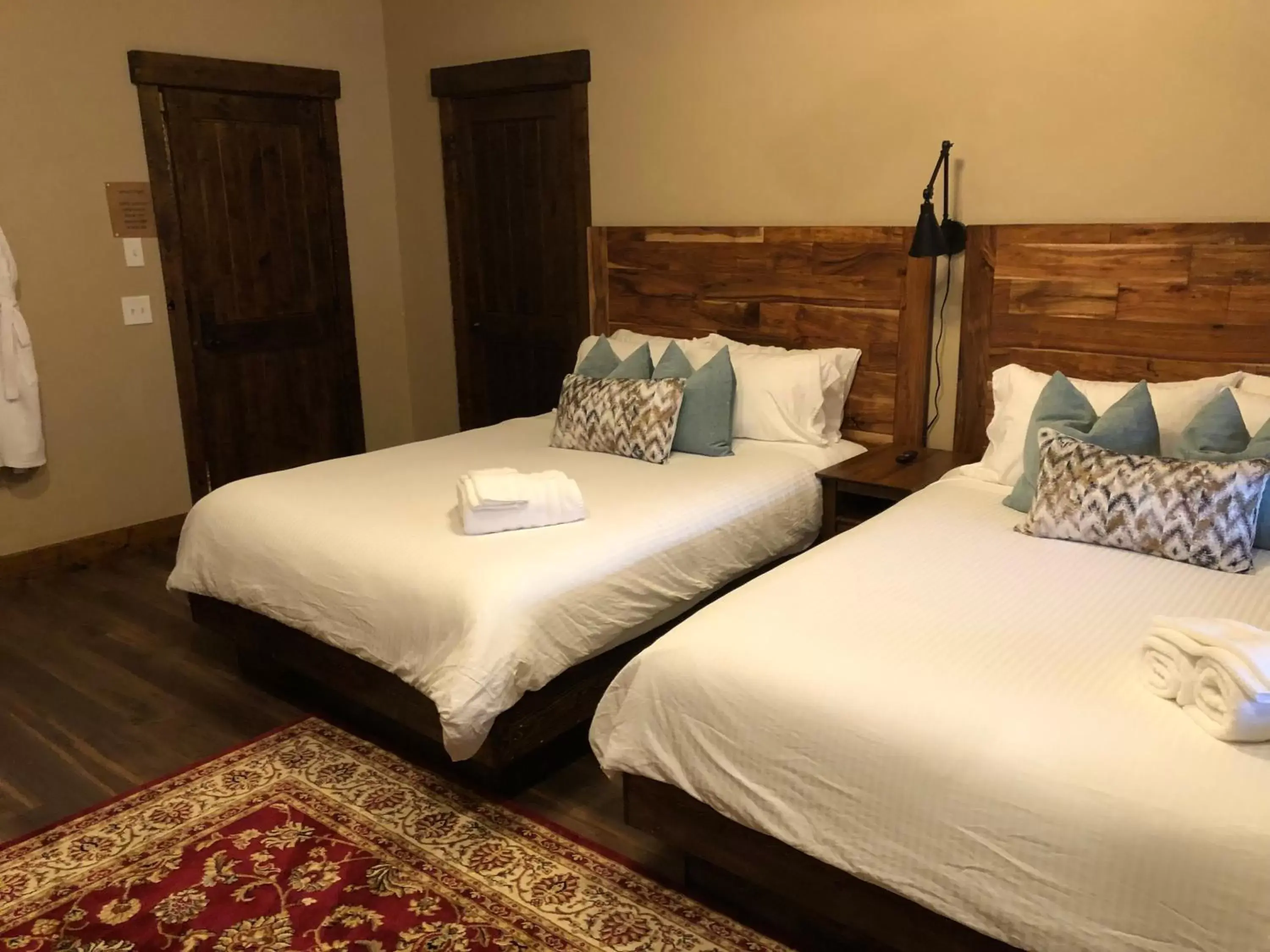 Bedroom, Bed in Zion Cliff Lodge