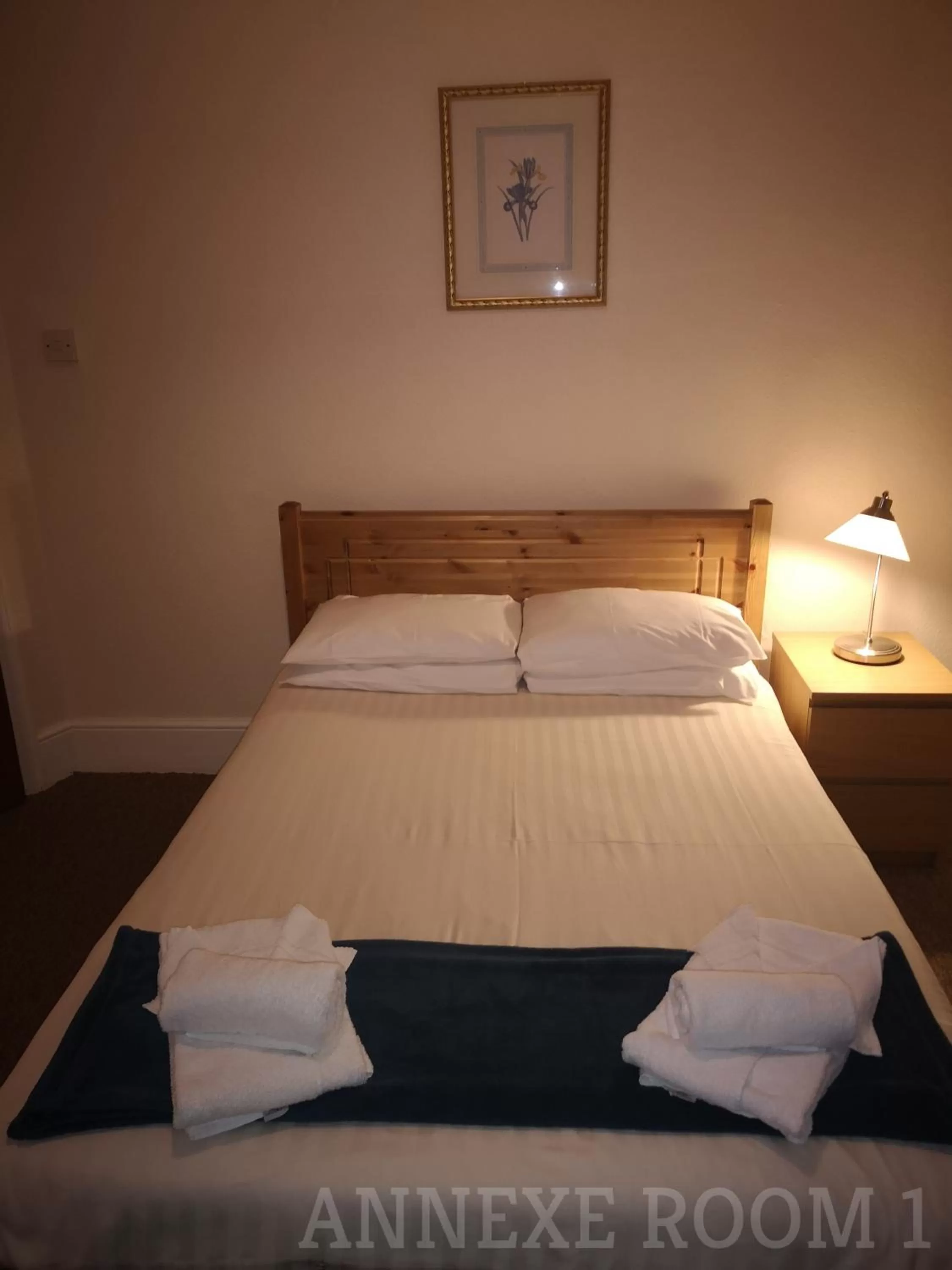 Bedroom, Bed in Westgate Hotel