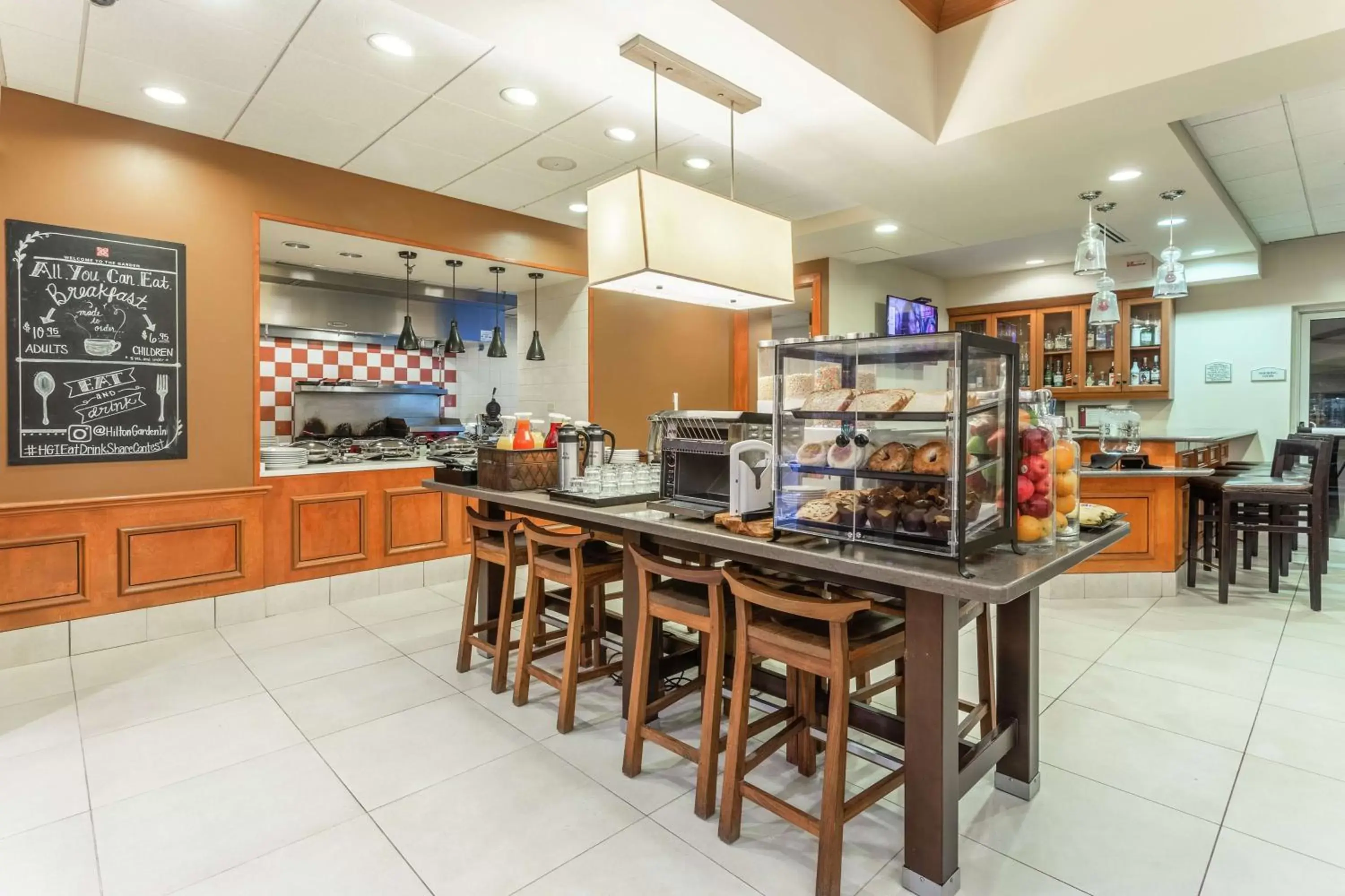 Restaurant/places to eat in Hilton Garden Inn Chicago/Tinley Park Restaurant/places to eat in Hilton Garden Inn Chicago/Tinley Park