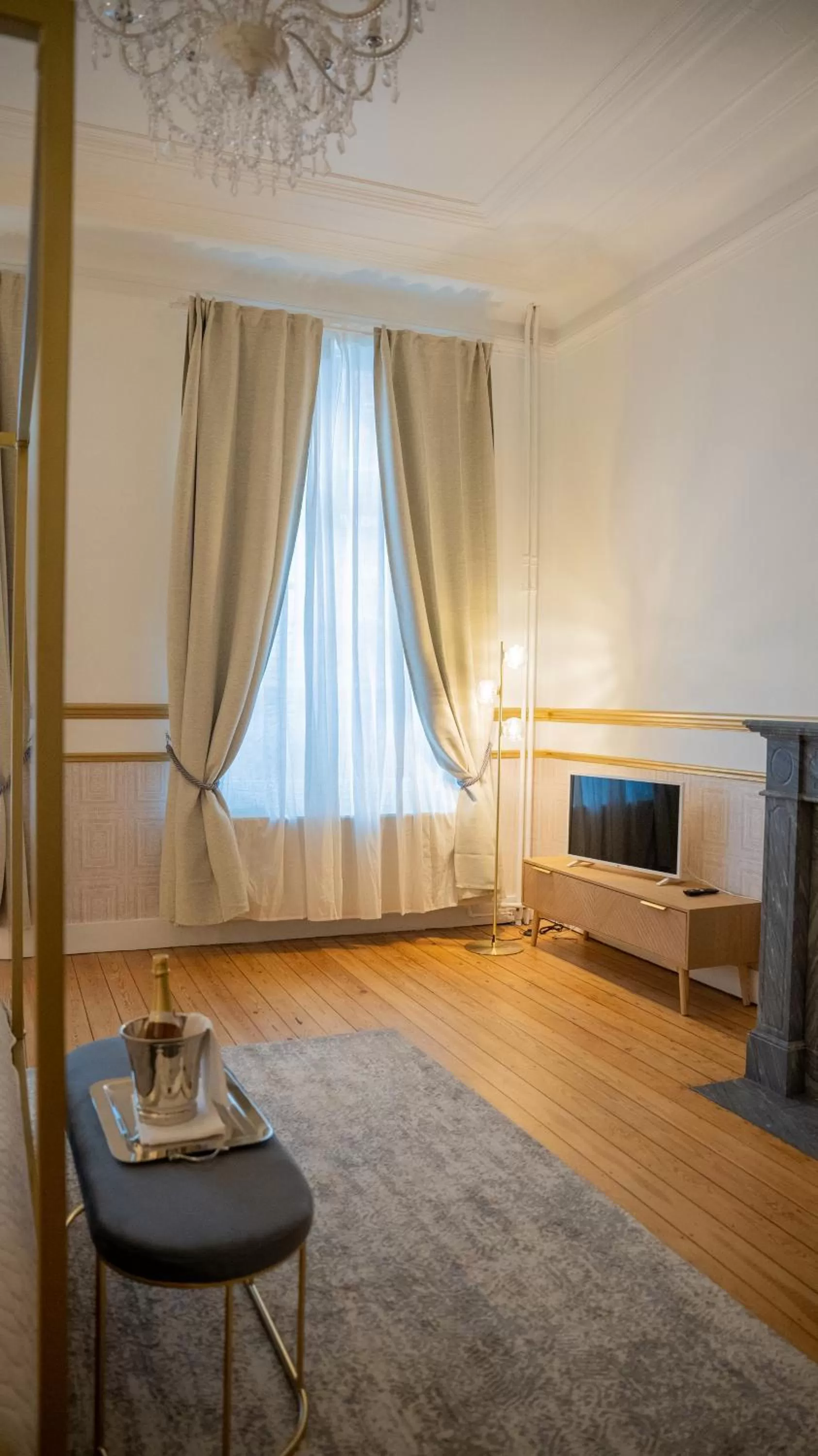 TV and multimedia in Hotel de Maître de Vaughan