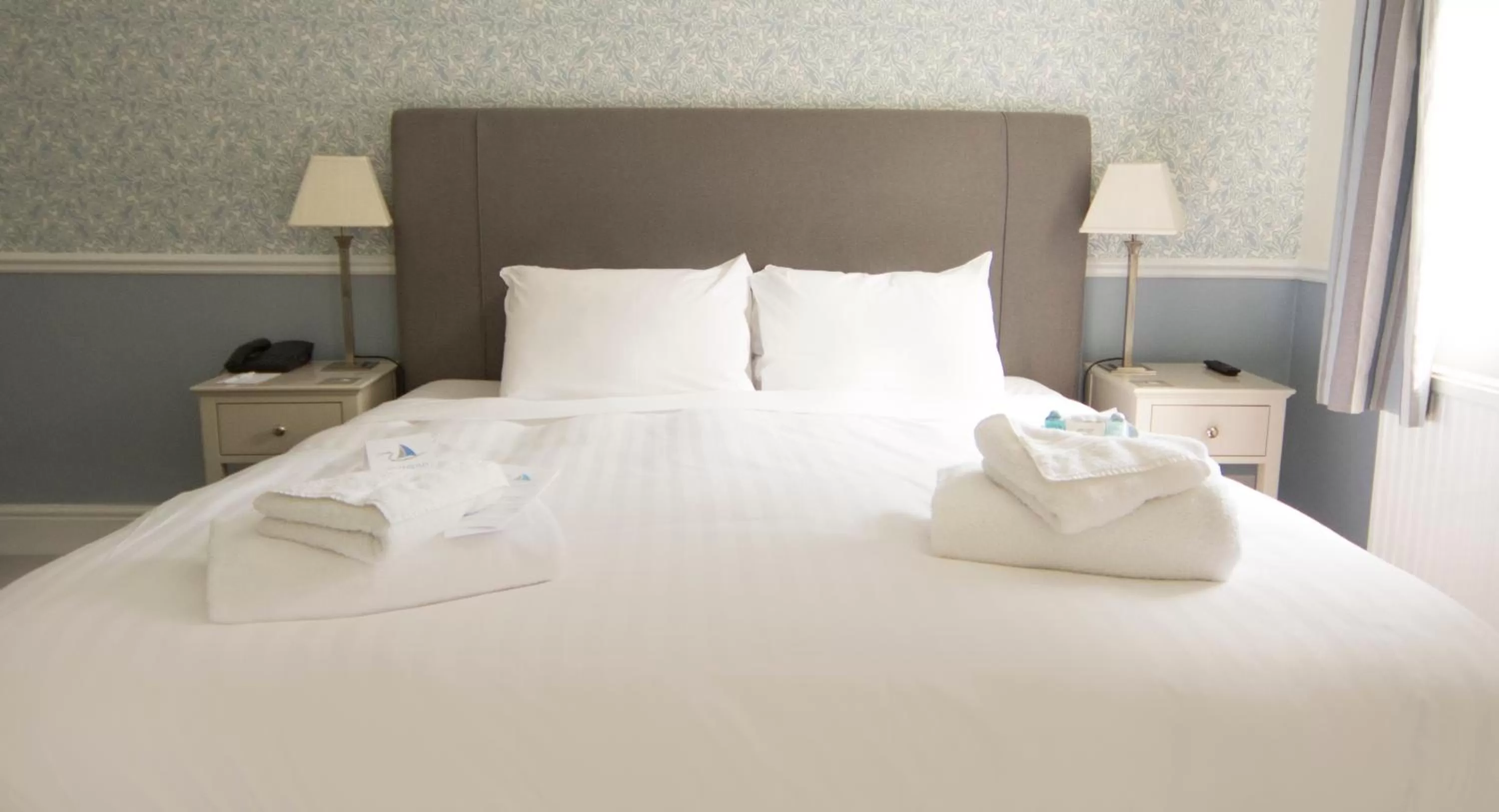 Bed, Room Photo in The White Lodge Hotel