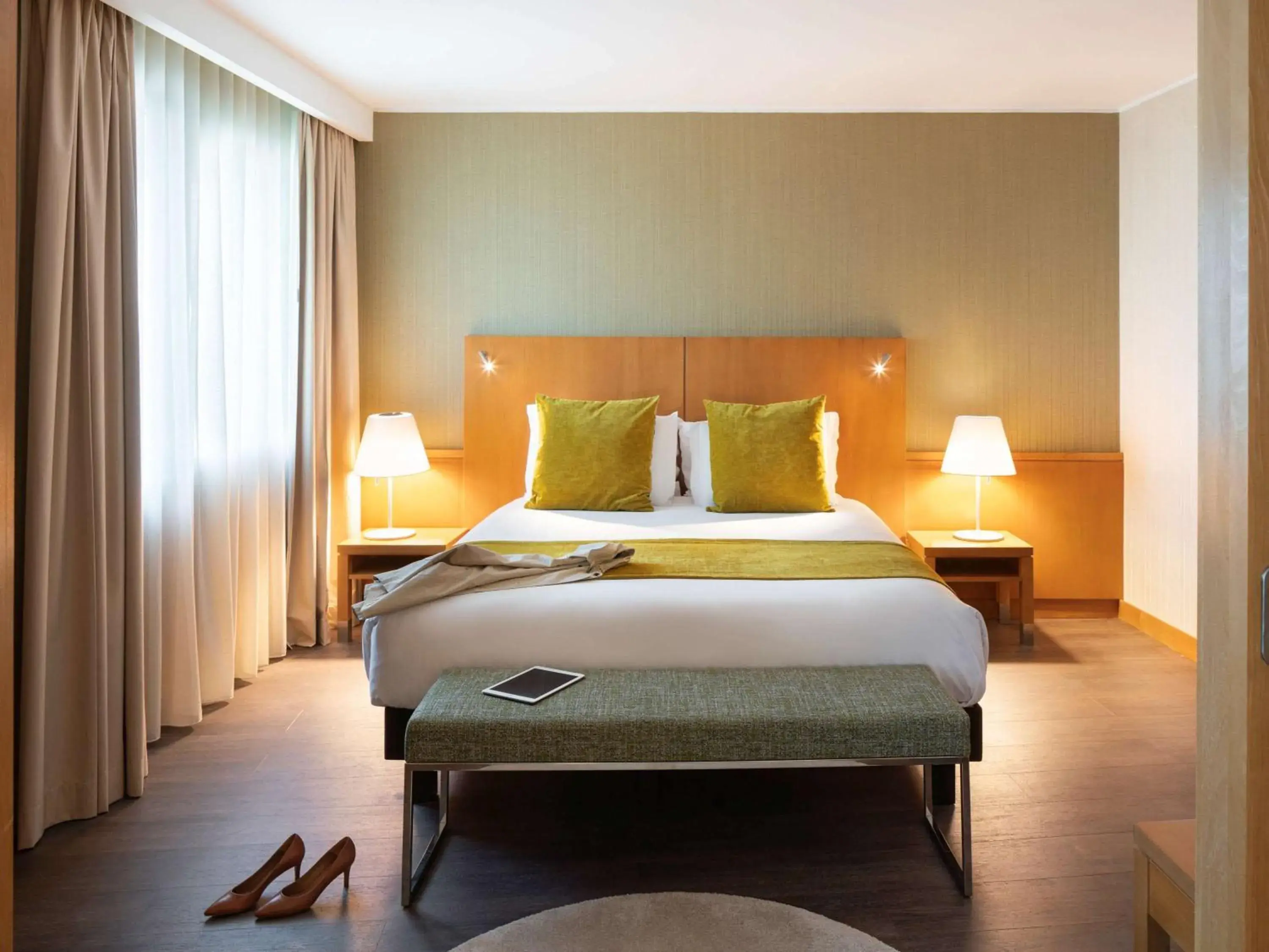 Photo of the whole room, Bed in Hotel Mercure Porto Gaia
