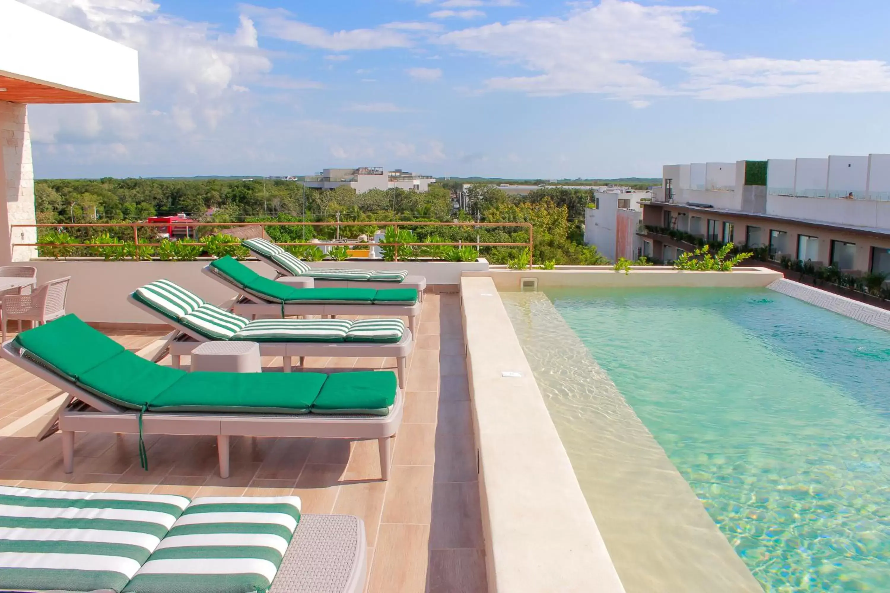 Balcony/Terrace, Swimming Pool in Gama 09 Apartments