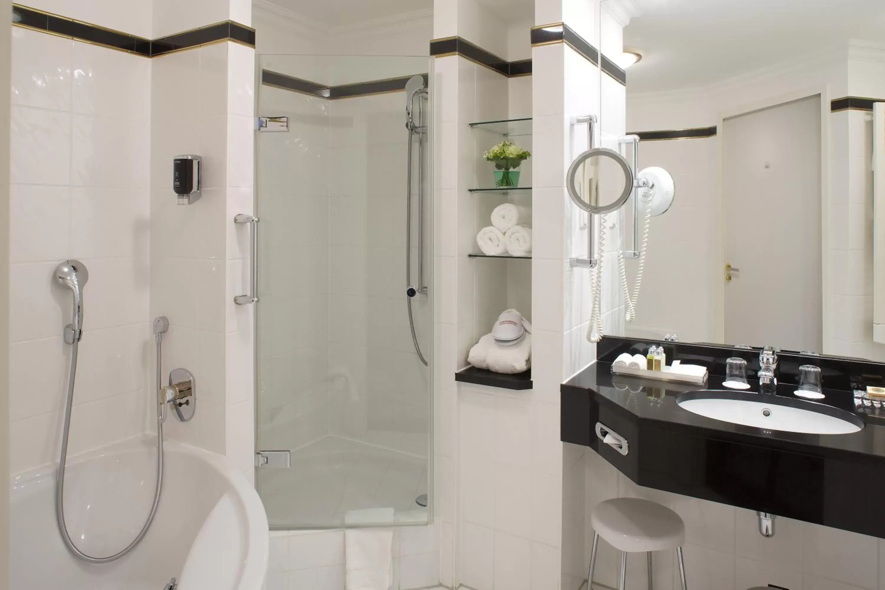 Shower, Bathroom in Steigenberger Hotel Der Sonnenhof