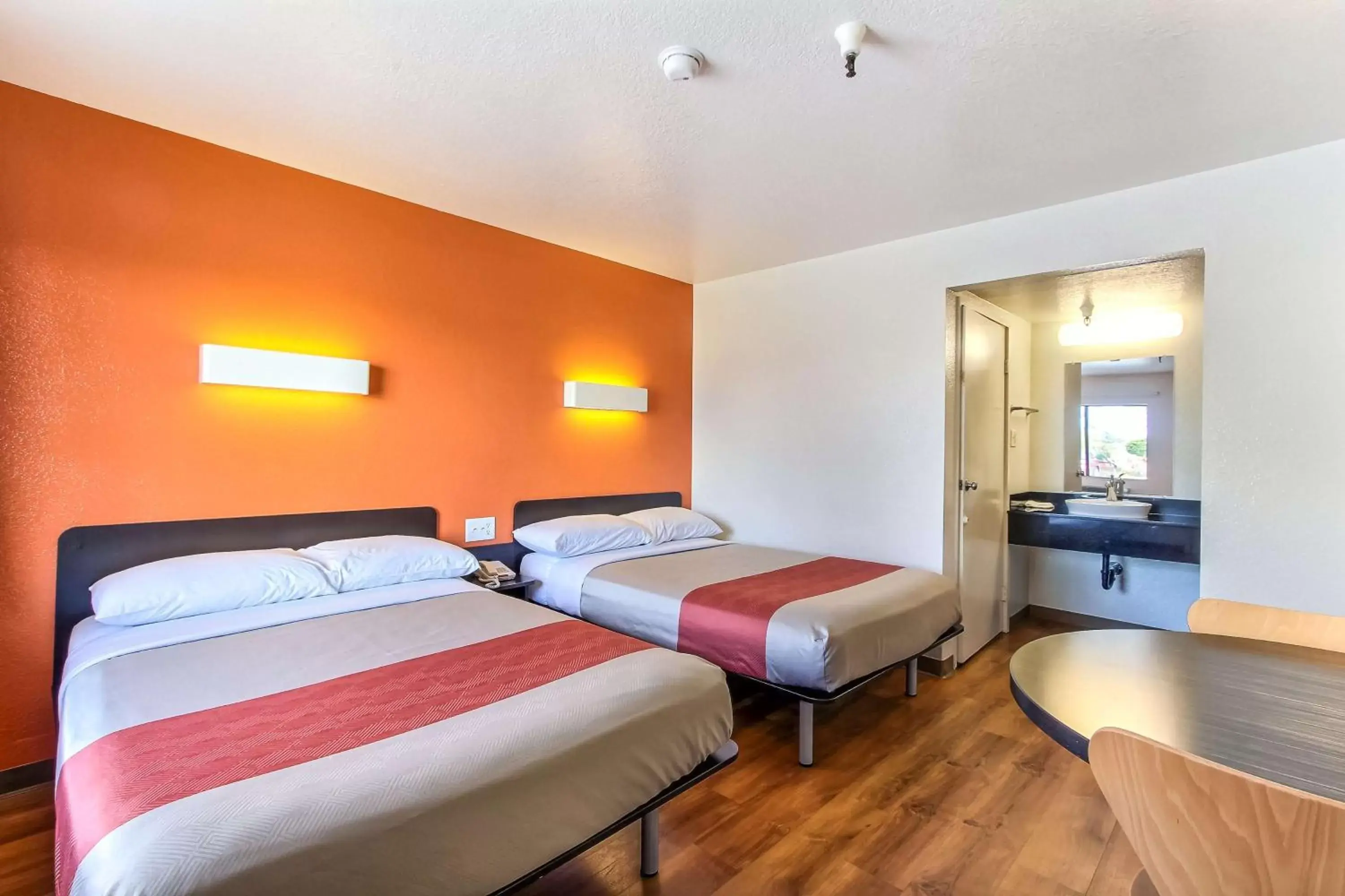 Bedroom, Room Photo in Motel 6-Watsonville, CA - Monterey Area